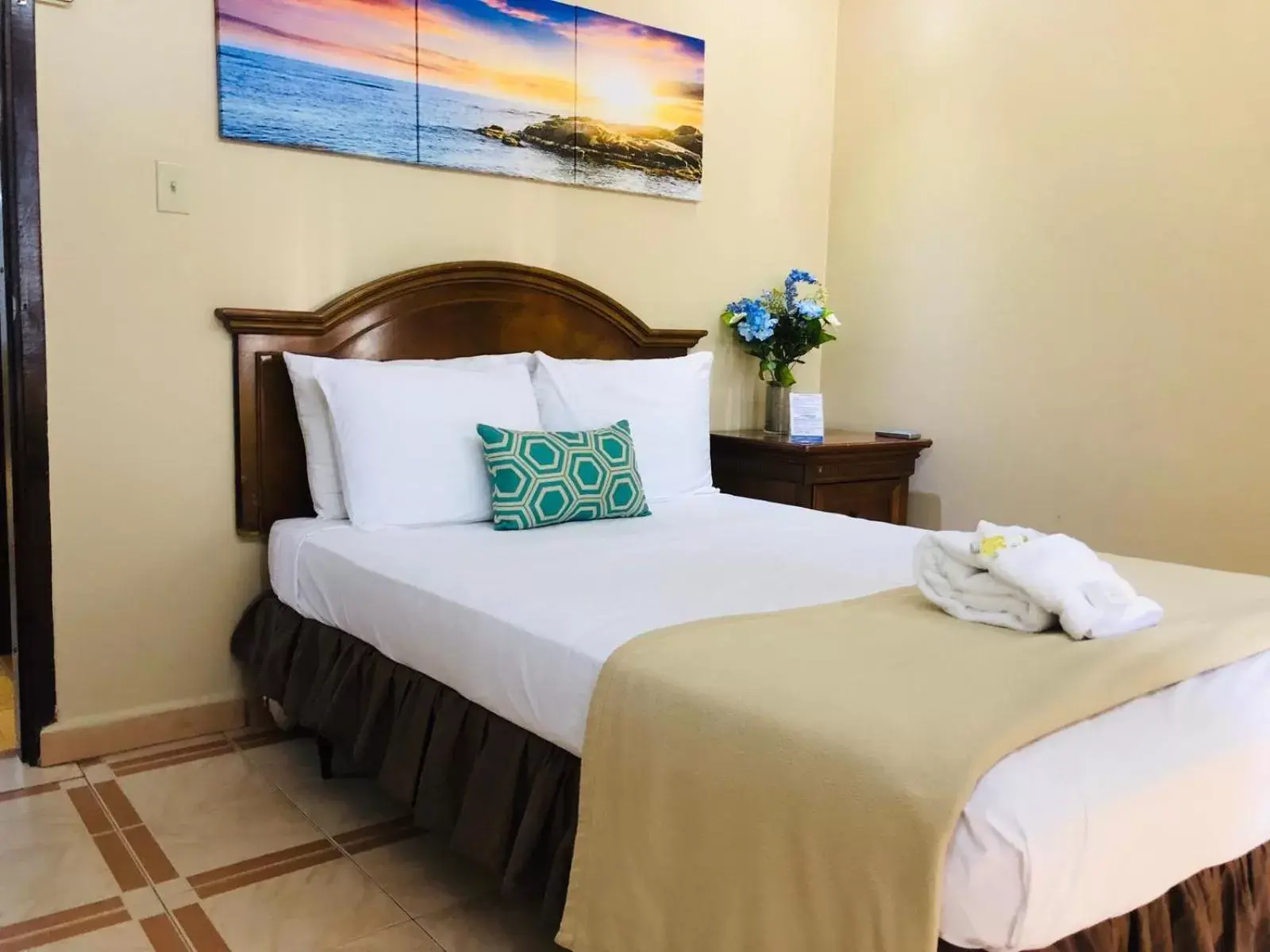 Budget Double Room in Arecibo Inn Budget Double Room in Arecibo Inn