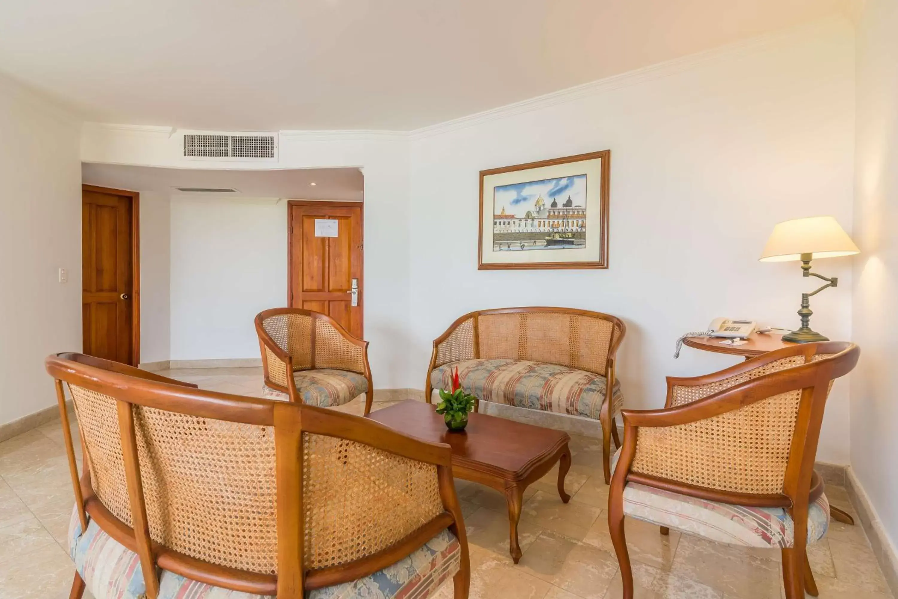 Photo of the whole room, Seating Area in Hotel Caribe by Faranda Grand, a member of Radisson Individuals