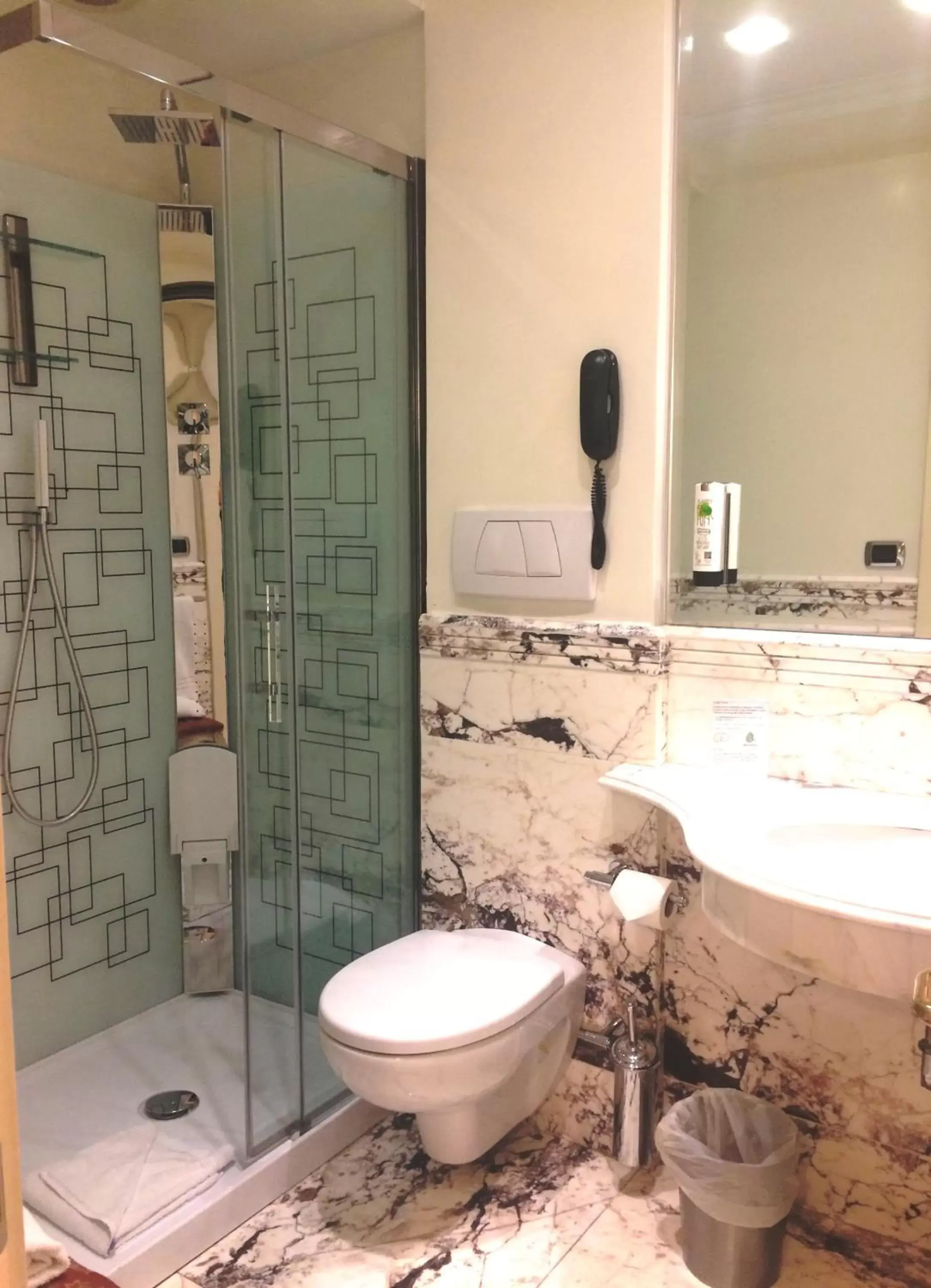 Bathroom in Trilussa Palace Hotel Congress & Spa