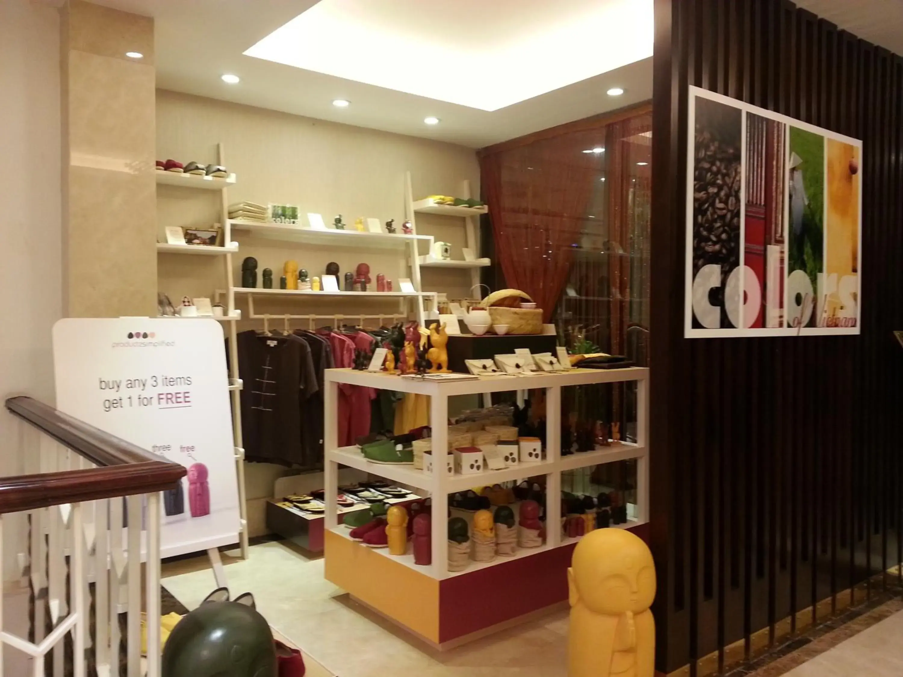 On-site shops in Golden Silk Boutique Hotel