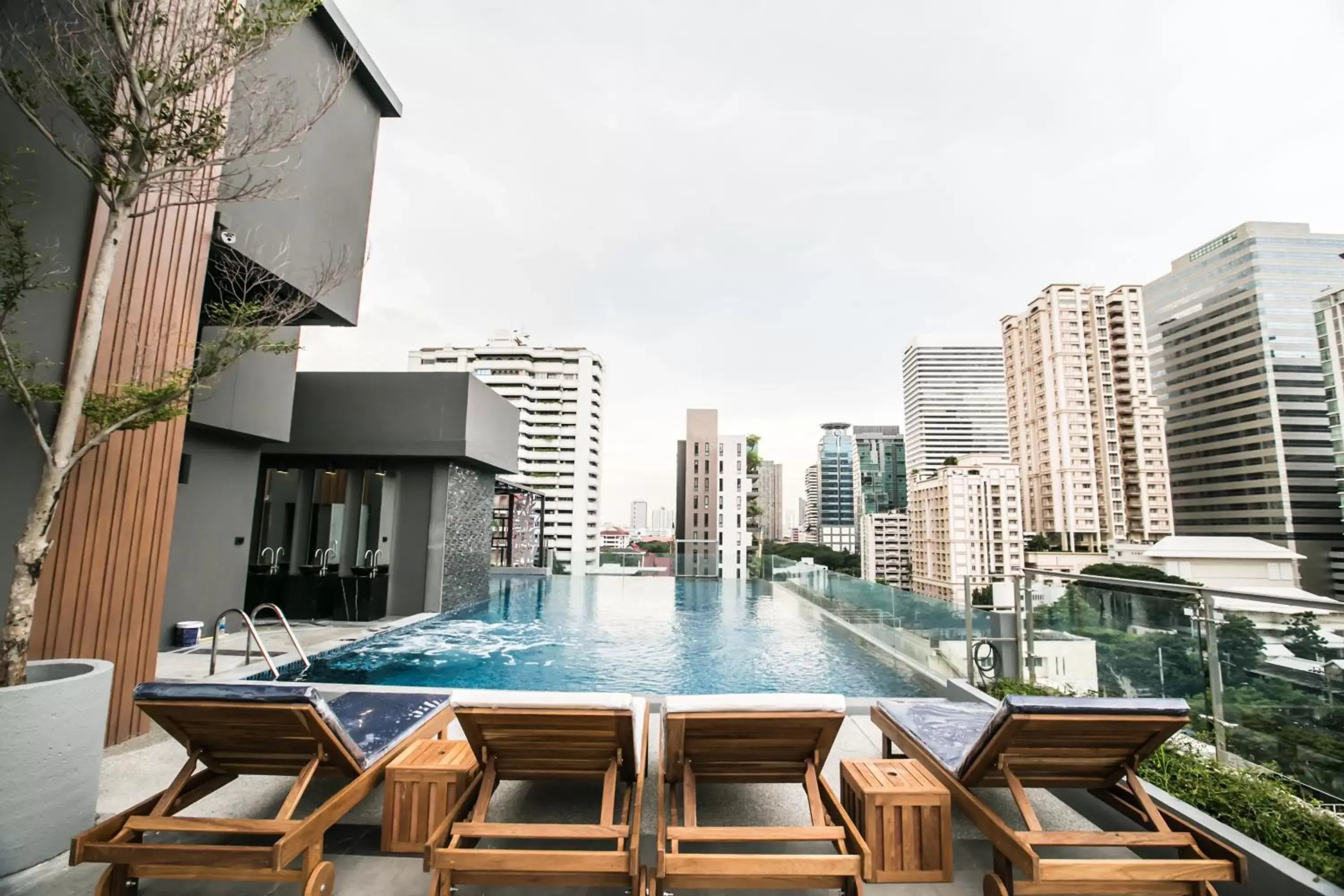 Swimming Pool in Arte Hotel - SHA Extra Plus