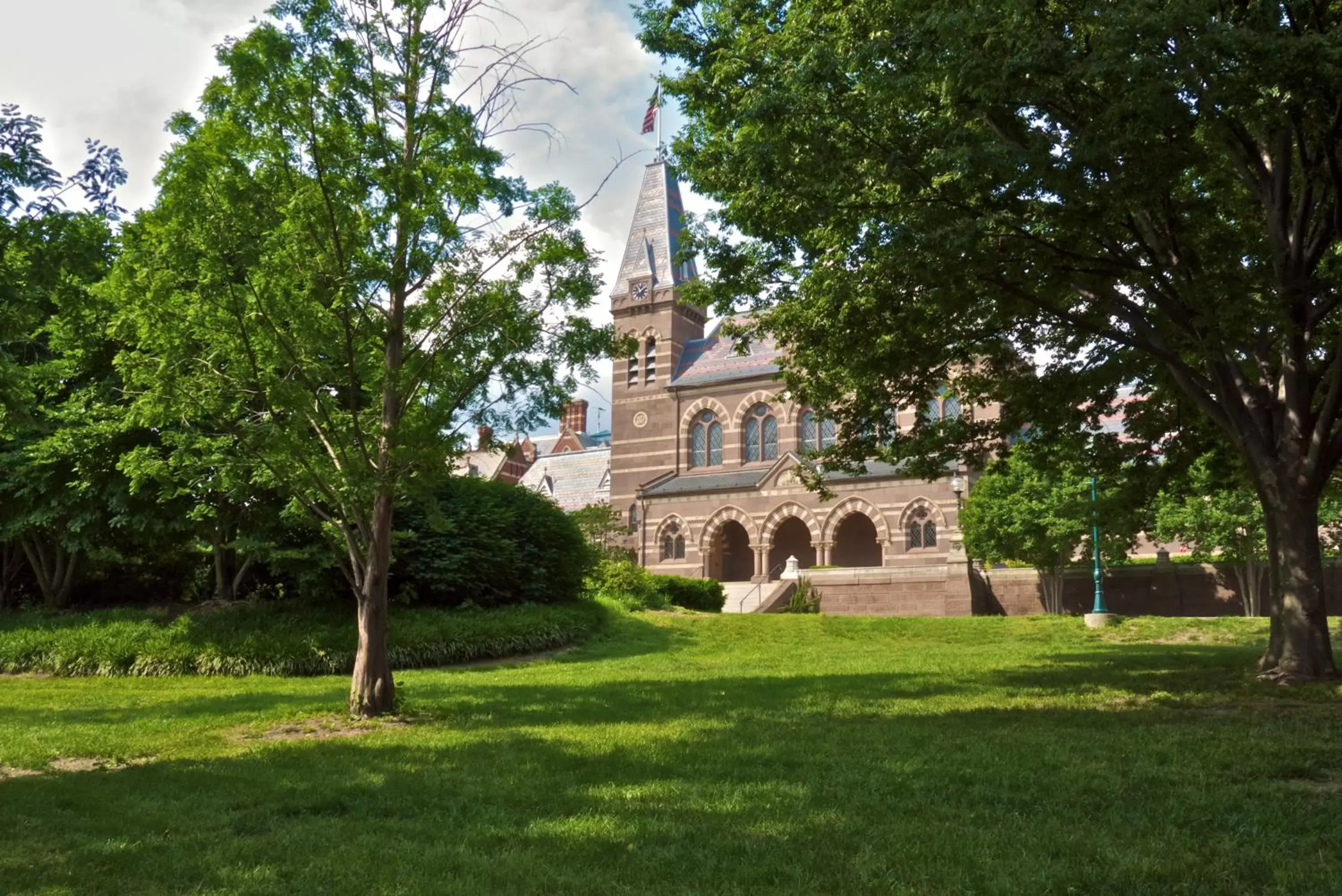 Neighbourhood, Garden in Kellogg Conference Hotel at Gallaudet University