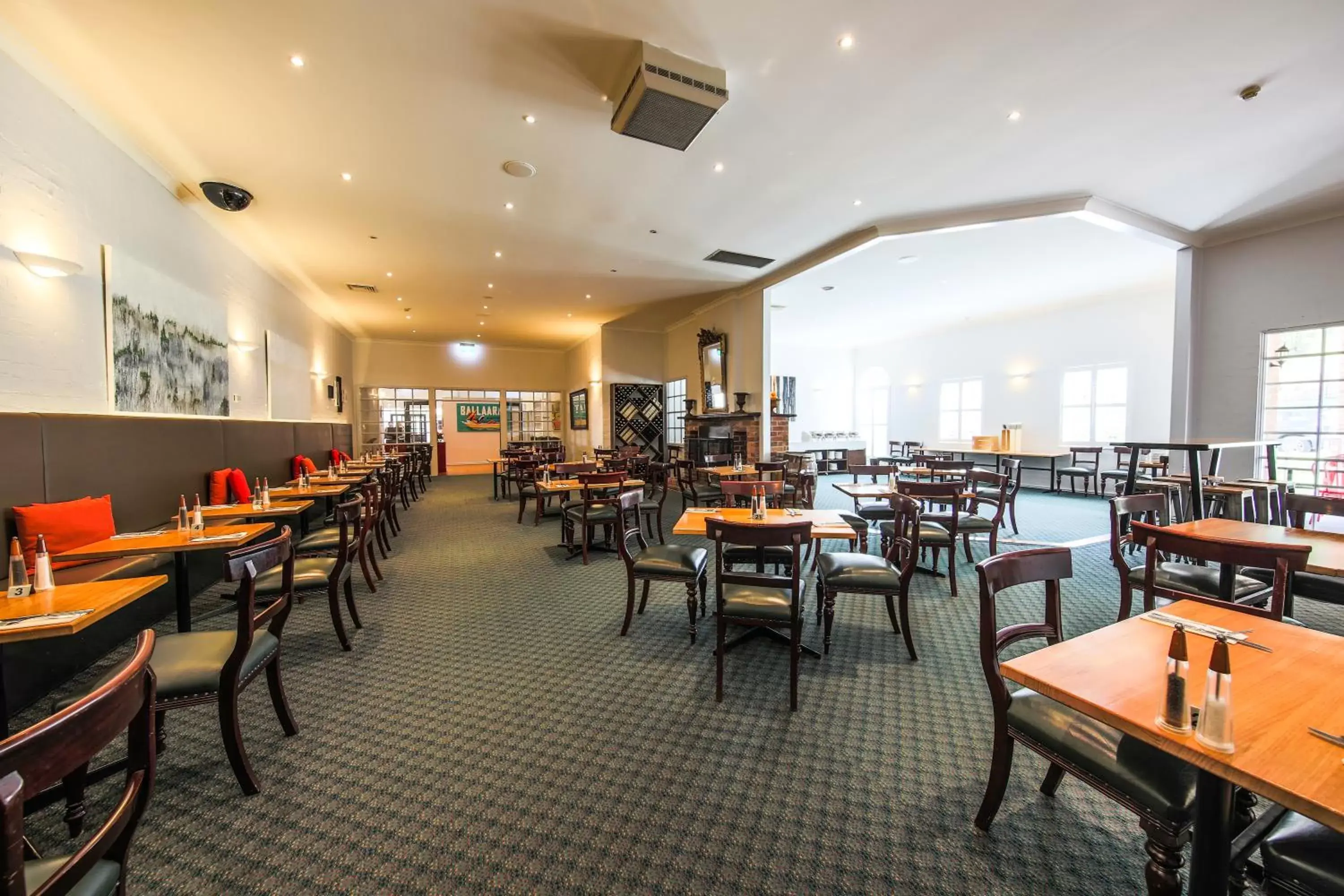 Restaurant/Places to Eat in Mercure Ballarat Hotel & Convention Centre