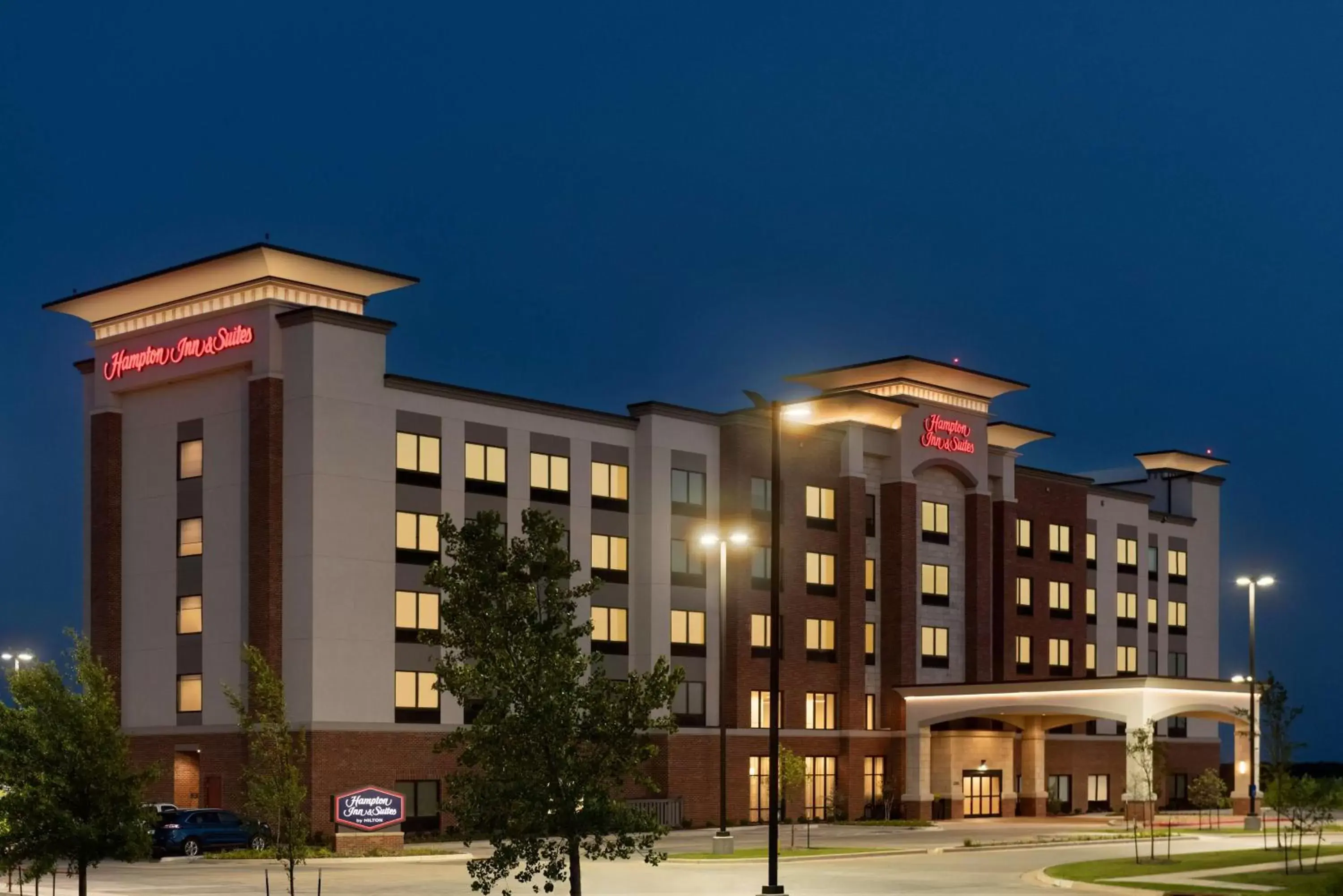 Property Building in Hampton Inn & Suites Norman-Conference Center Area, Ok