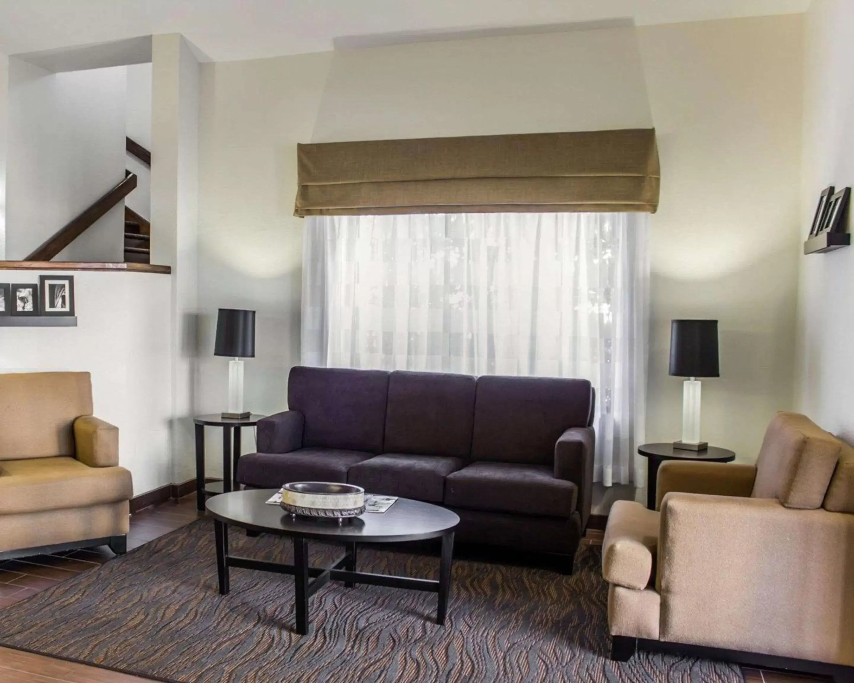 Lobby or reception, Seating Area in Sleep Inn & Suites Spring Lake - Fayetteville Near Fort Liberty