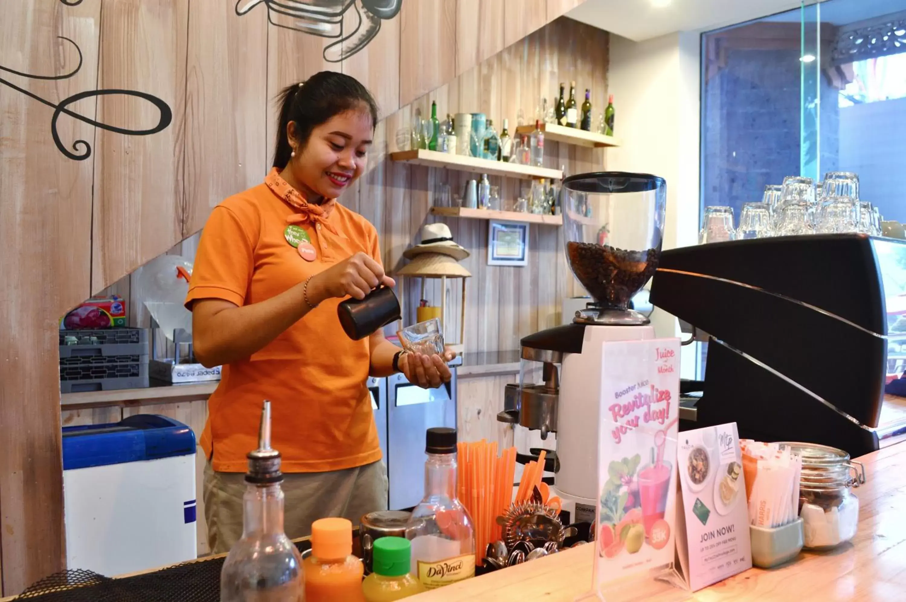 Restaurant/places to eat in HARRIS Hotel and Conventions Denpasar Bali Restaurant/places to eat in HARRIS Hotel and Conventions Denpasar Bali