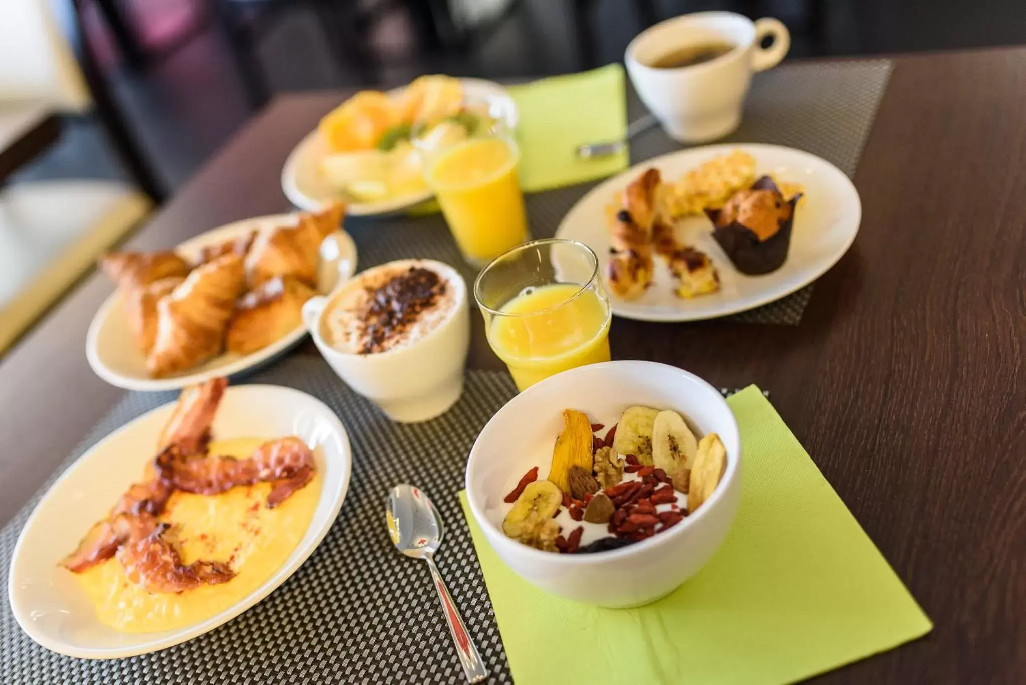 Breakfast in Hôtel Le Bayonne