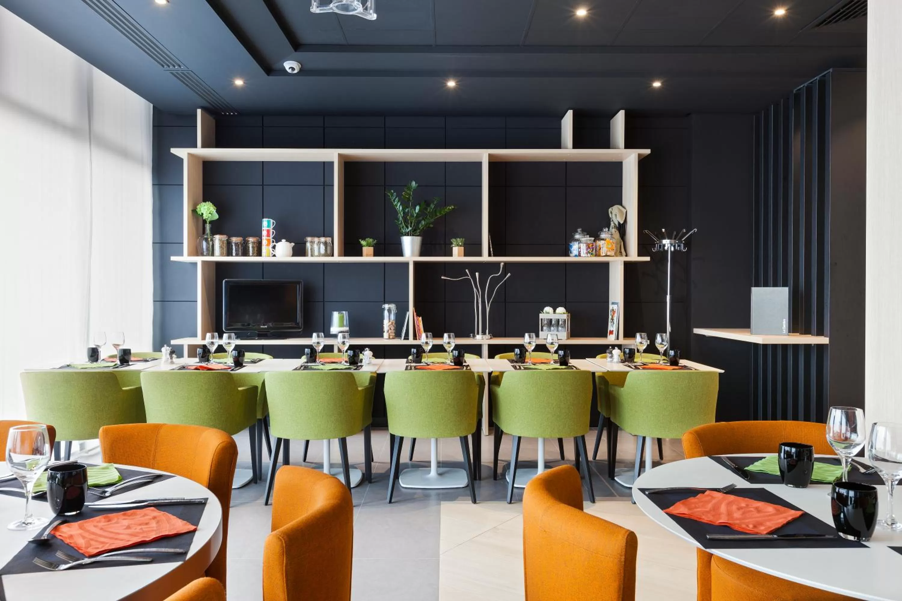 Restaurant/places to eat in Novotel Tours Centre Gare