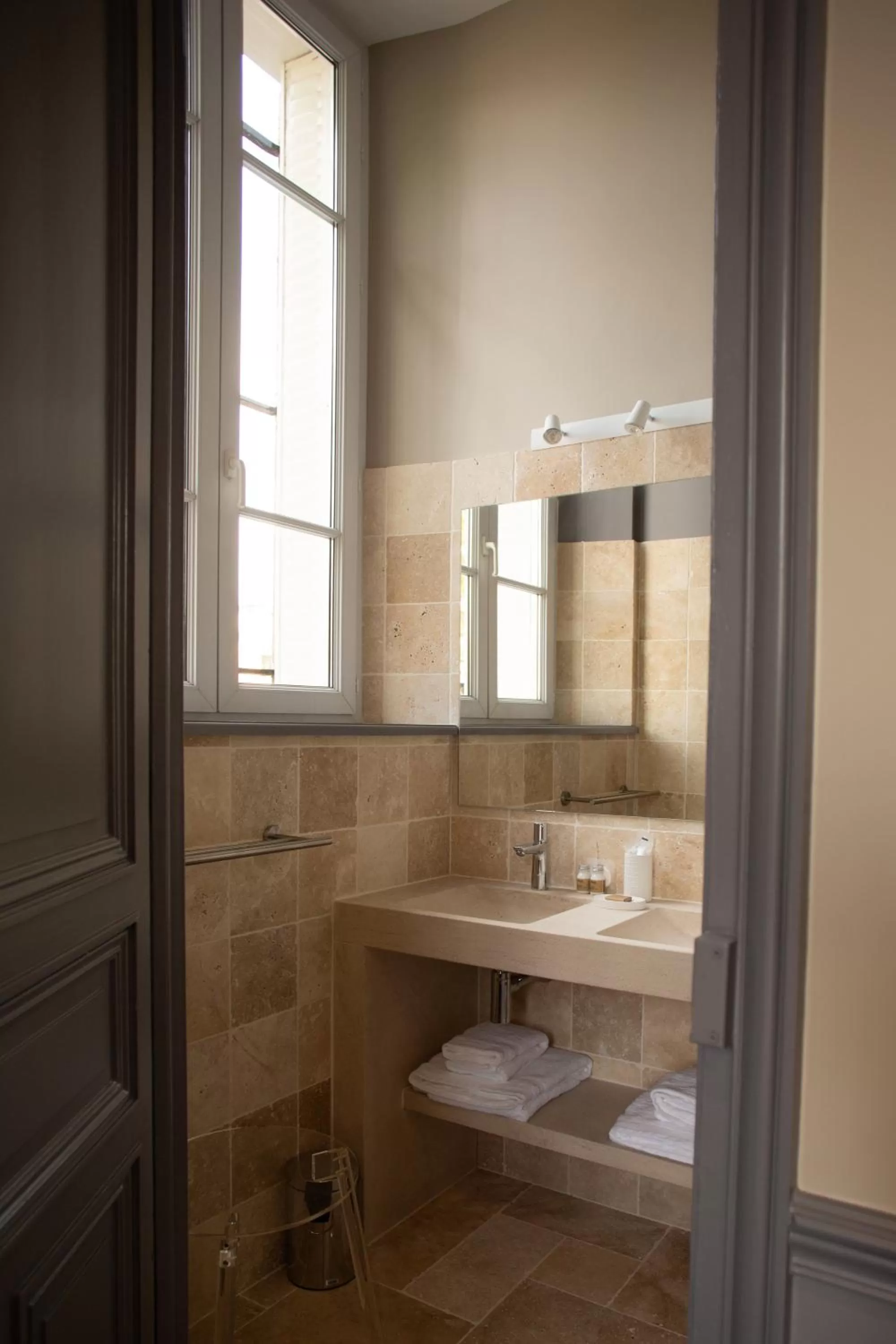 Internal: Not applicable to any particular room, Bathroom in La Cave de l'Avenue de champagne