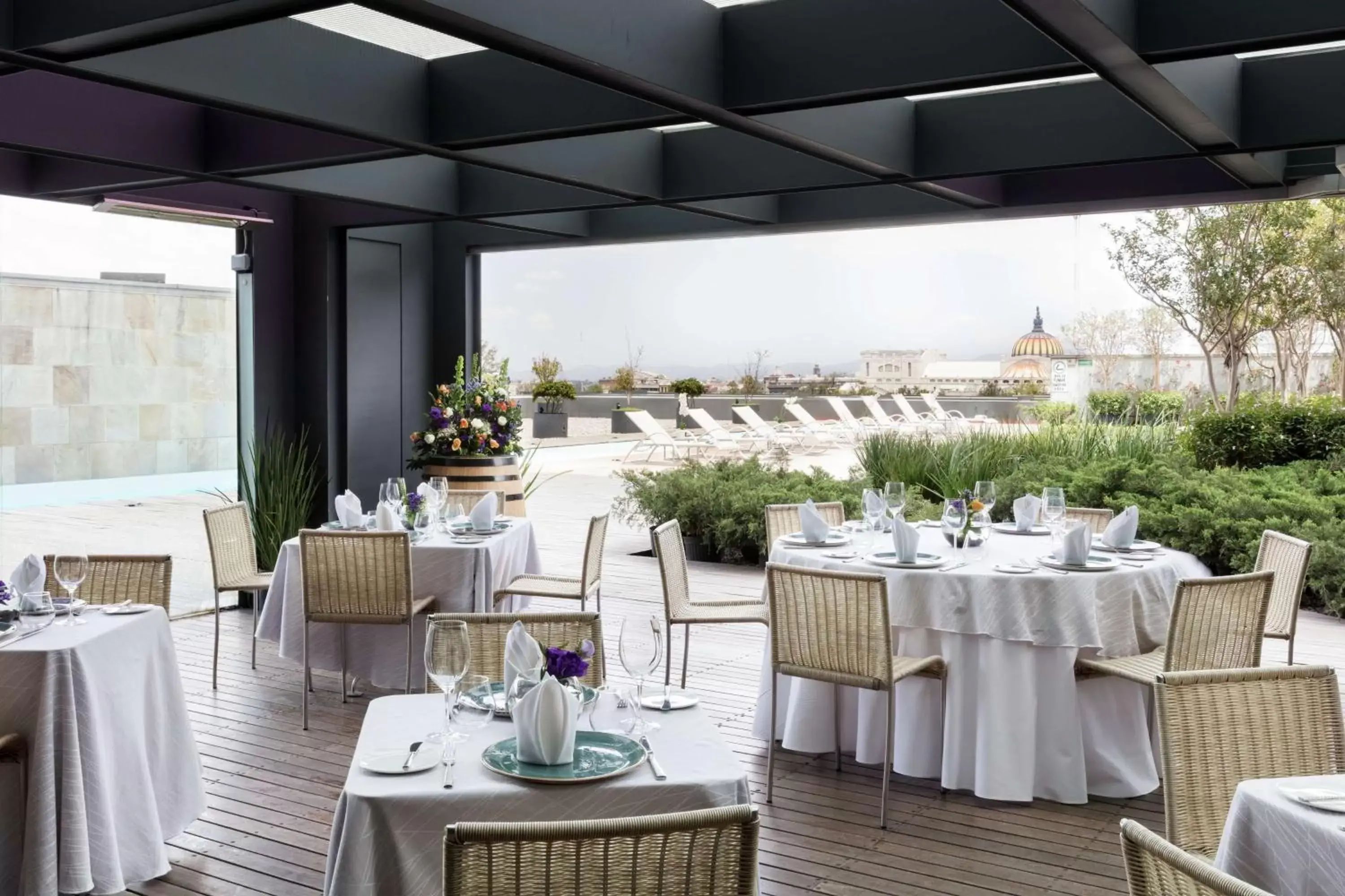 Inner courtyard view in Hilton Mexico City Reforma Inner courtyard view in Hilton Mexico City Reforma