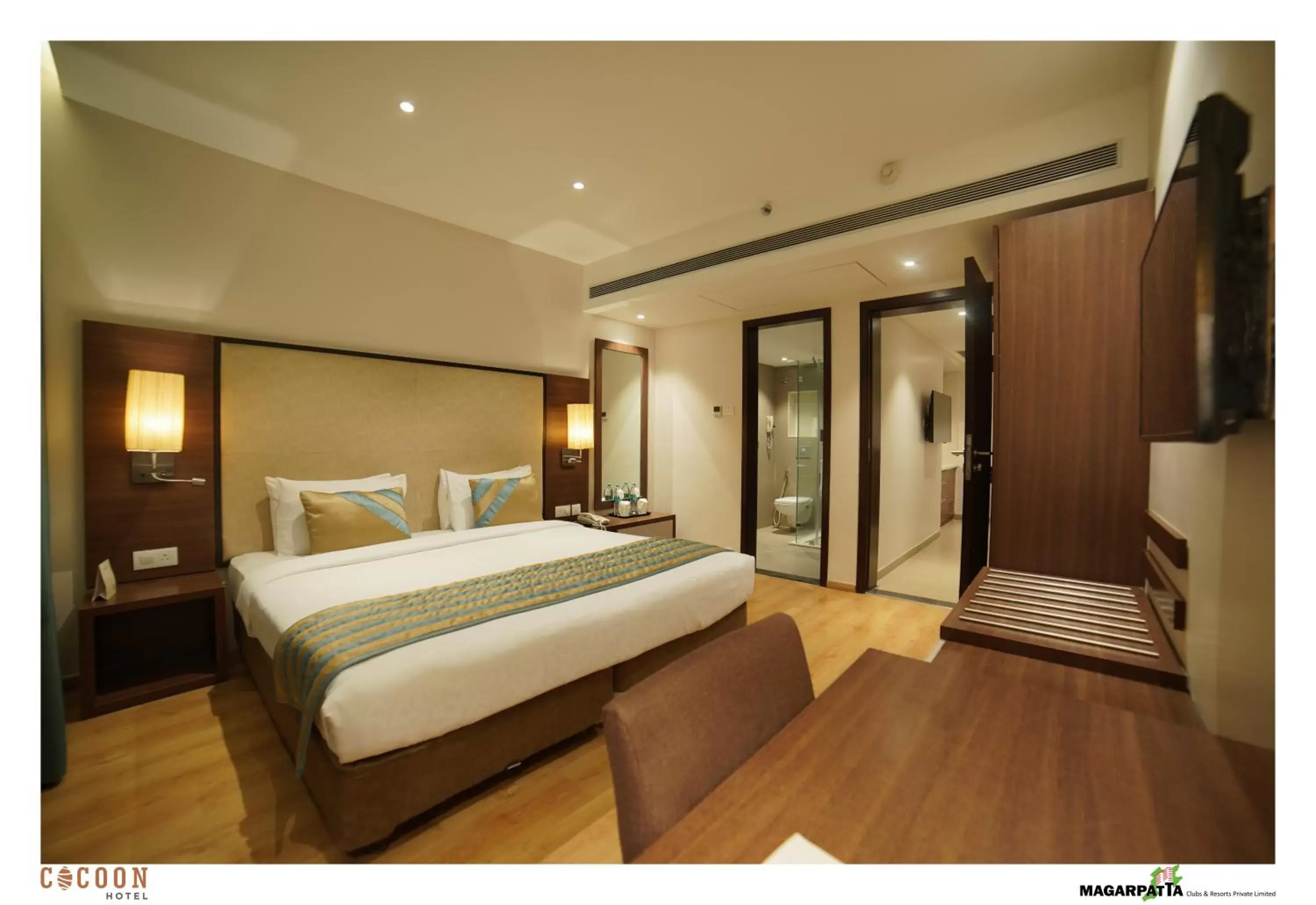 Bedroom, Bed in Cocoon Hotel