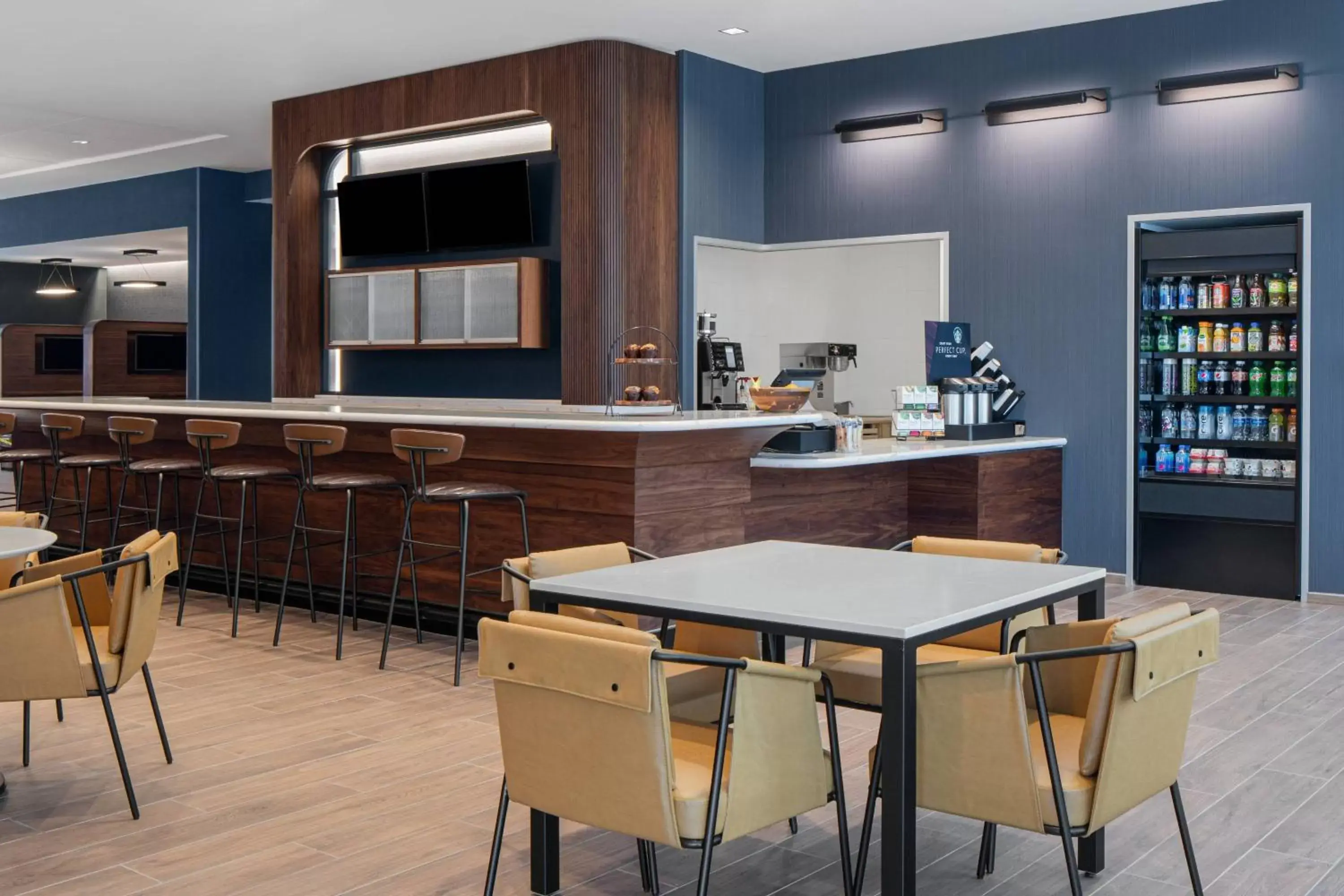 Restaurant/places to eat, Lounge/Bar in Courtyard by Marriott Houston I-10 West/Memorial