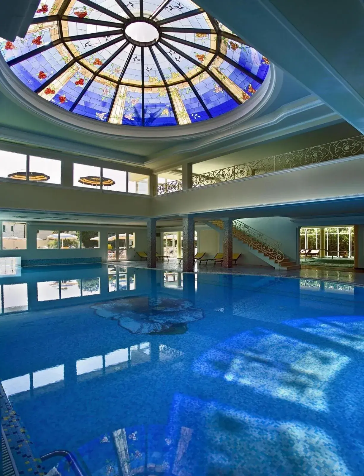 Swimming Pool in Palace Hotel Meggiorato