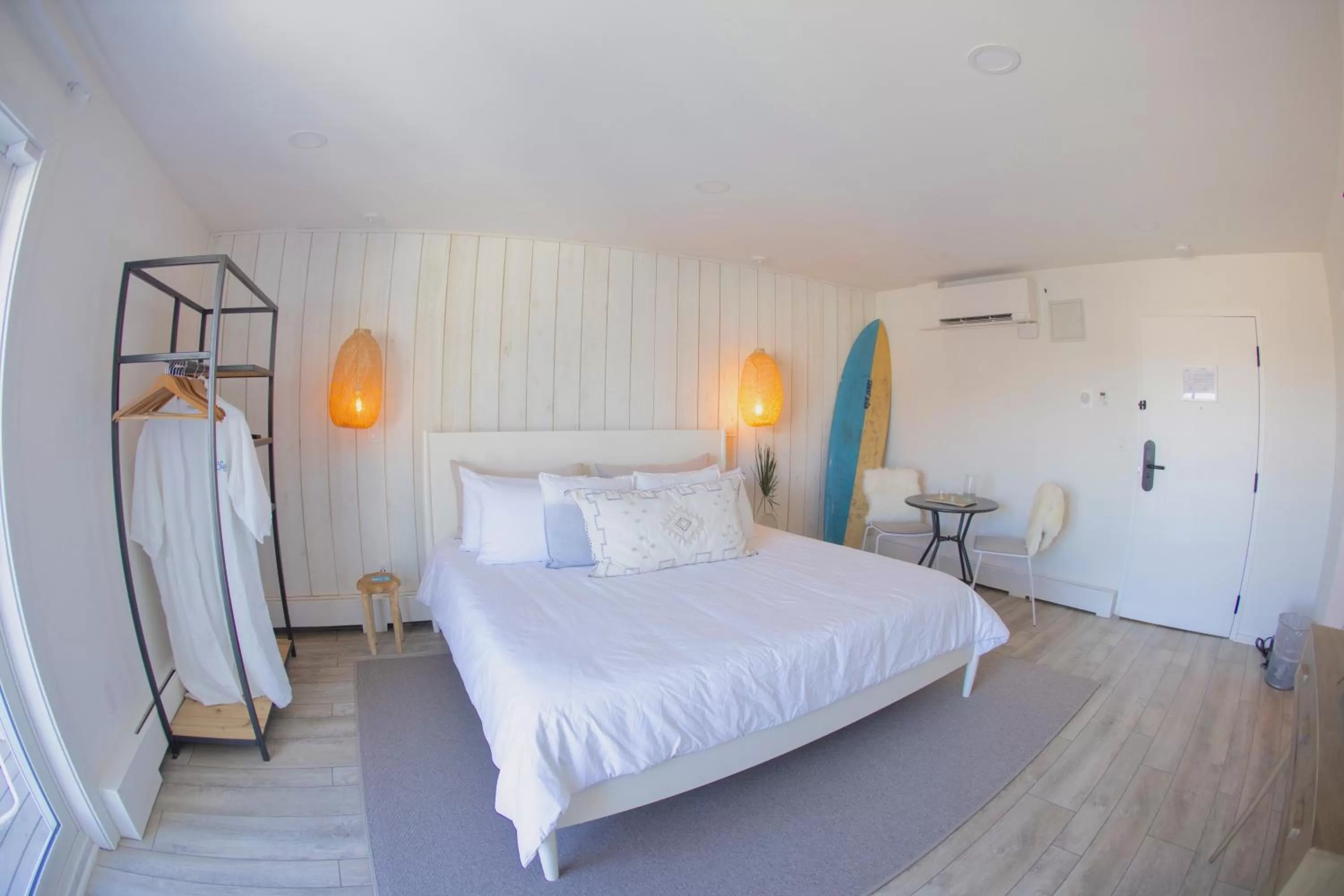 Photo of the whole room, Bed in The Surfside Hotel