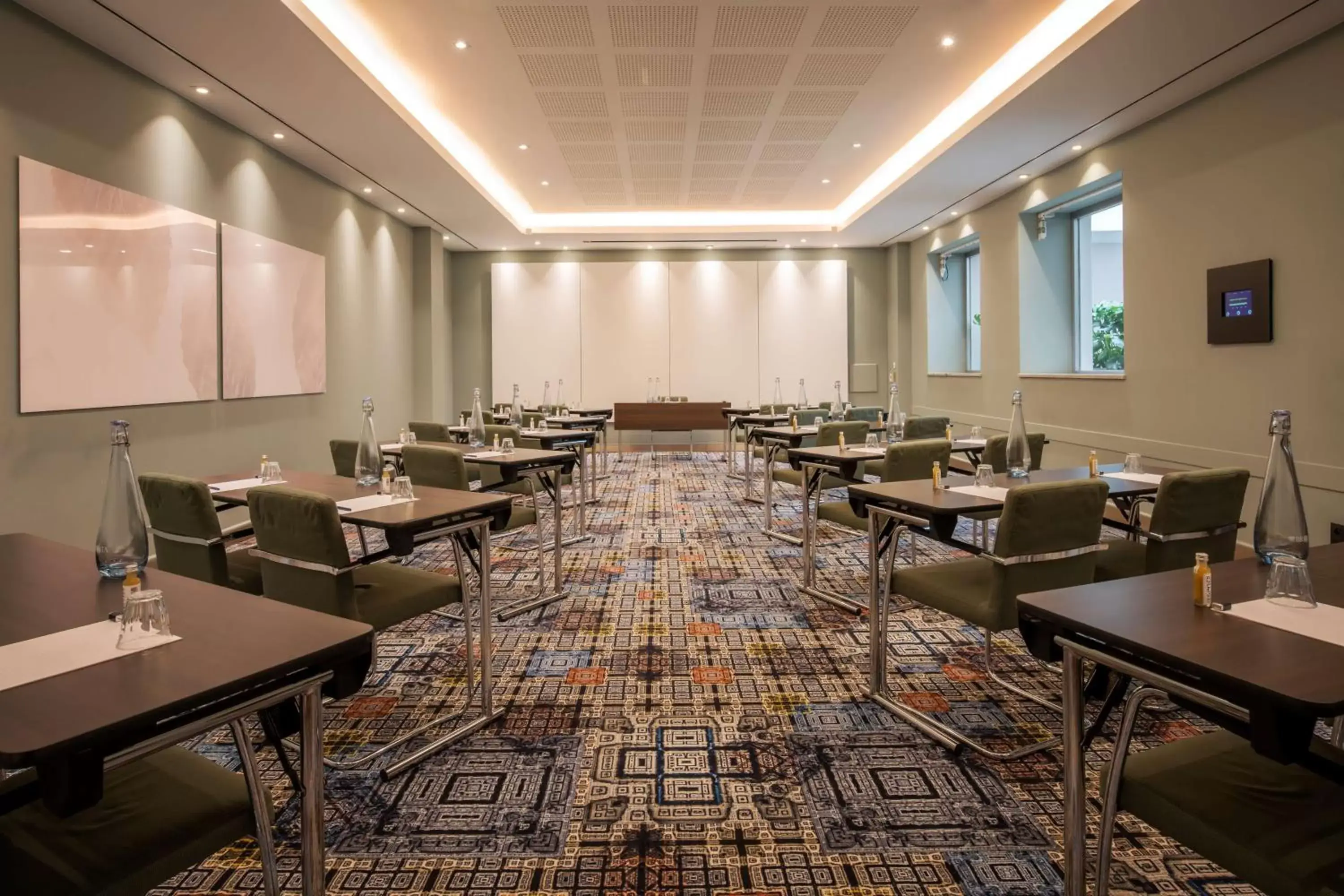 Meeting/conference room, Restaurant/Places to Eat in DoubleTree By Hilton Brussels City