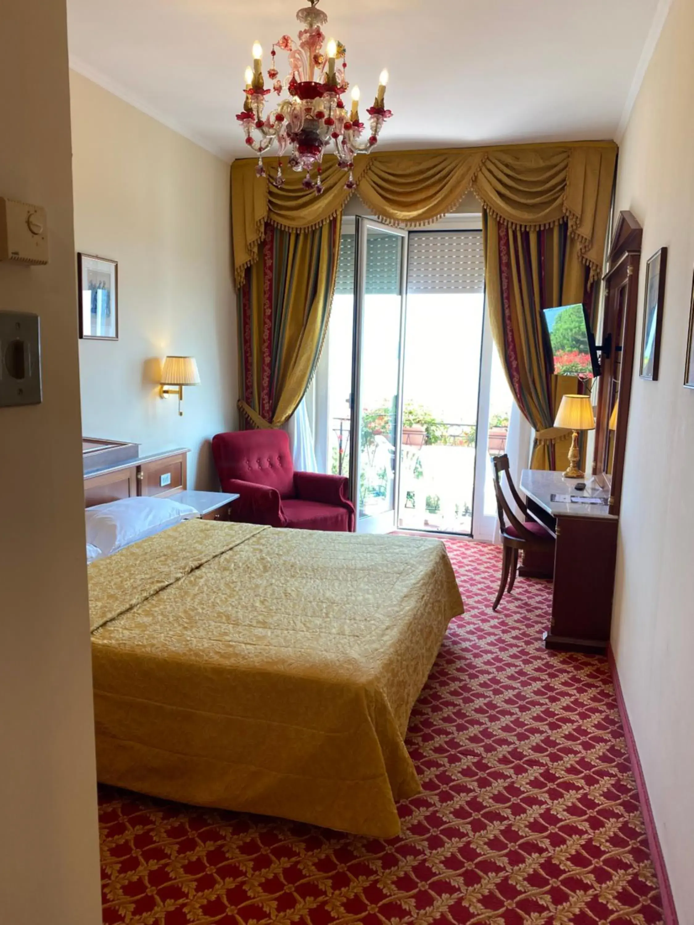 Bedroom in Hotel Milan Speranza Au Lac