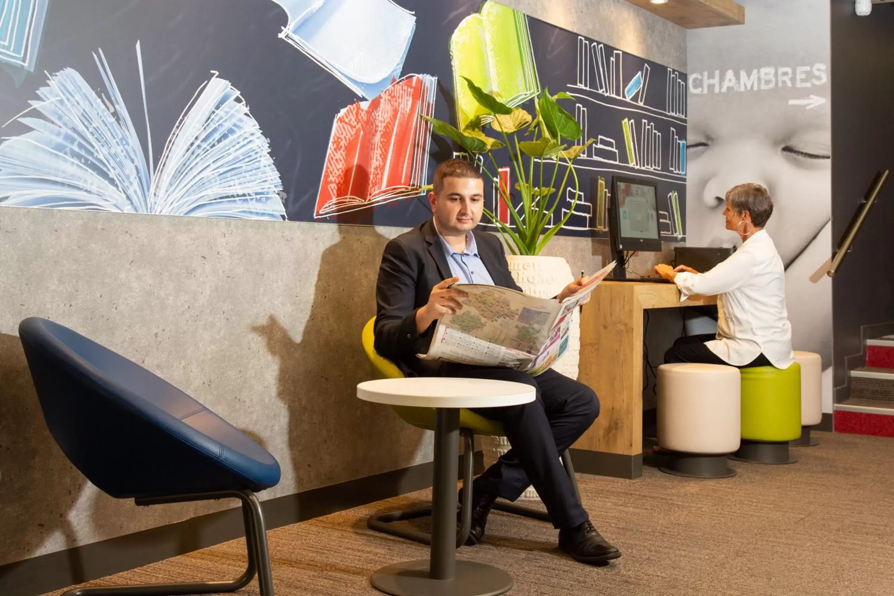 Lobby or reception in ibis Montpellier Sud