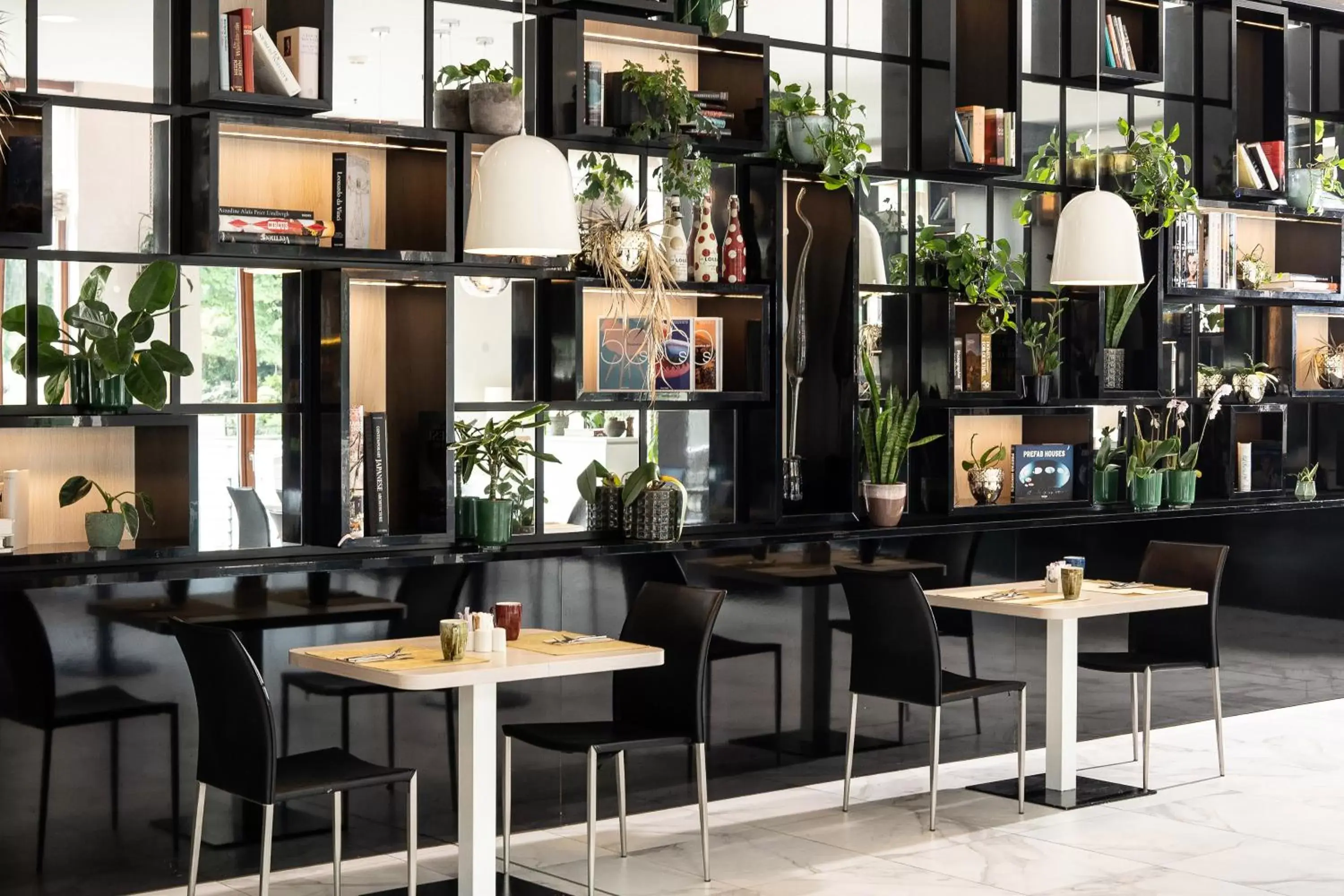 Lounge or bar in INNSiDE by Meliá Leipzig Lounge or bar in INNSiDE by Meliá Leipzig