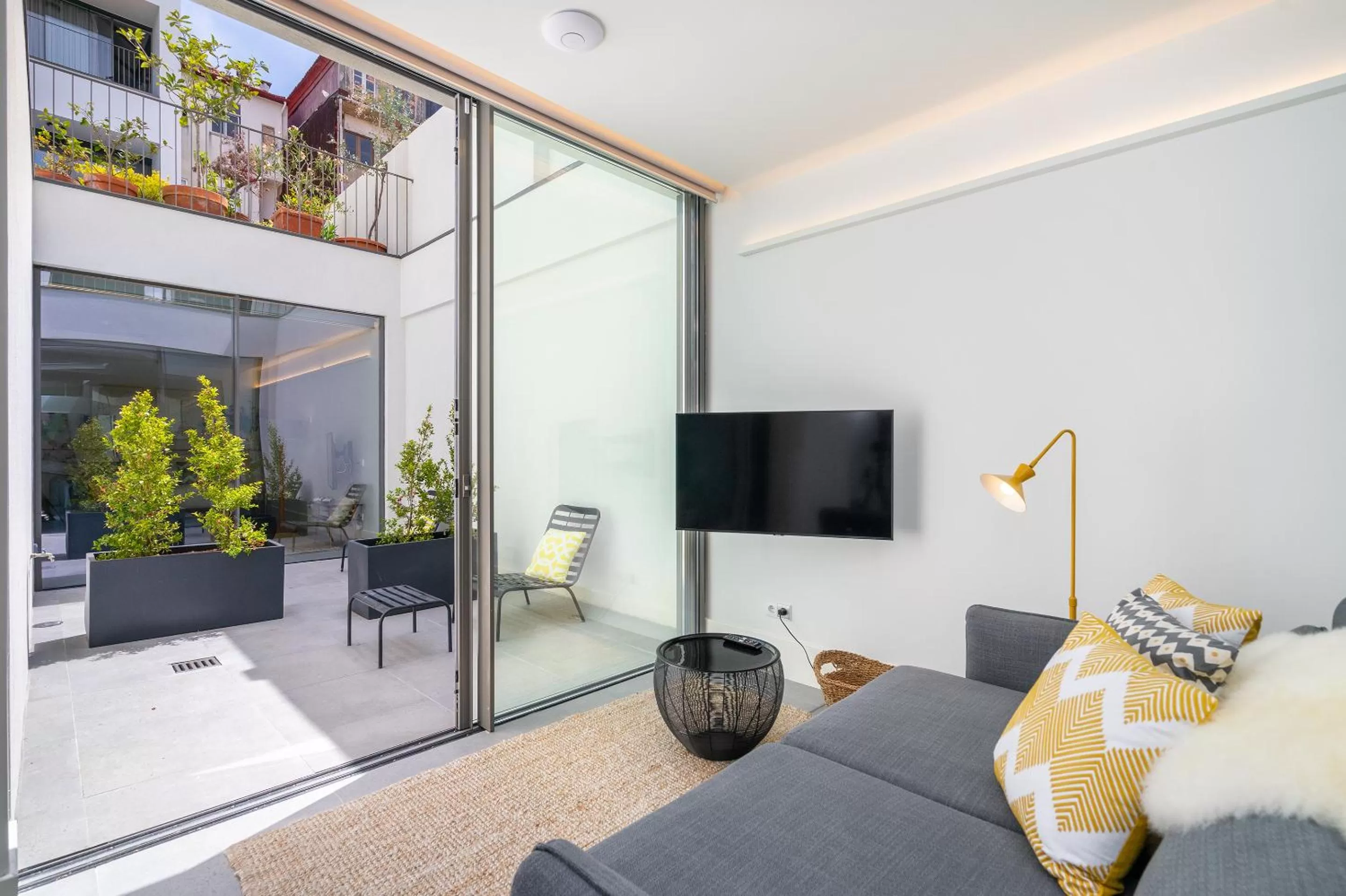 Patio, Bed in Canto De Luz - Luxury Maison