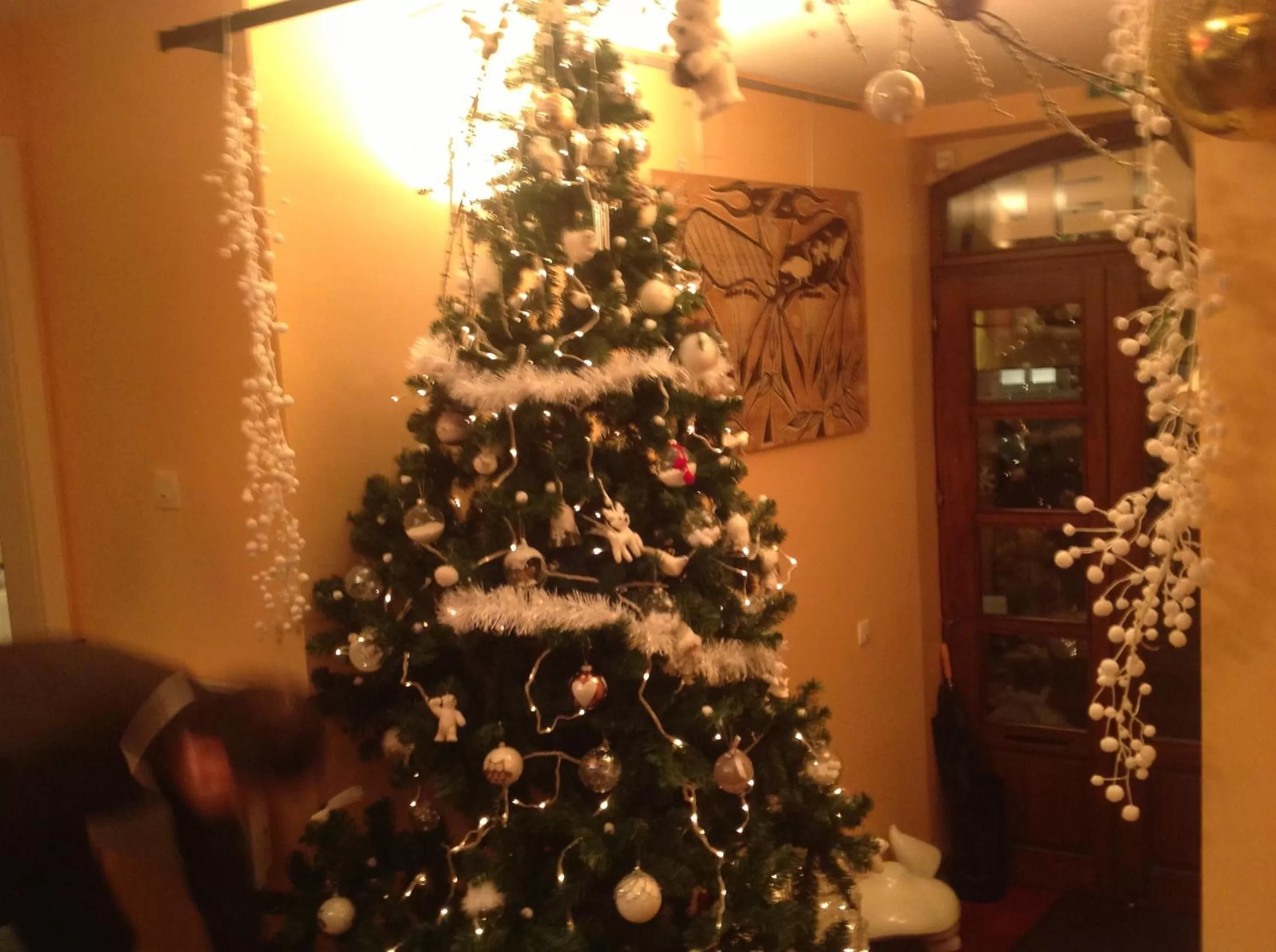 Decorative detail in L'Hostellerie du Château