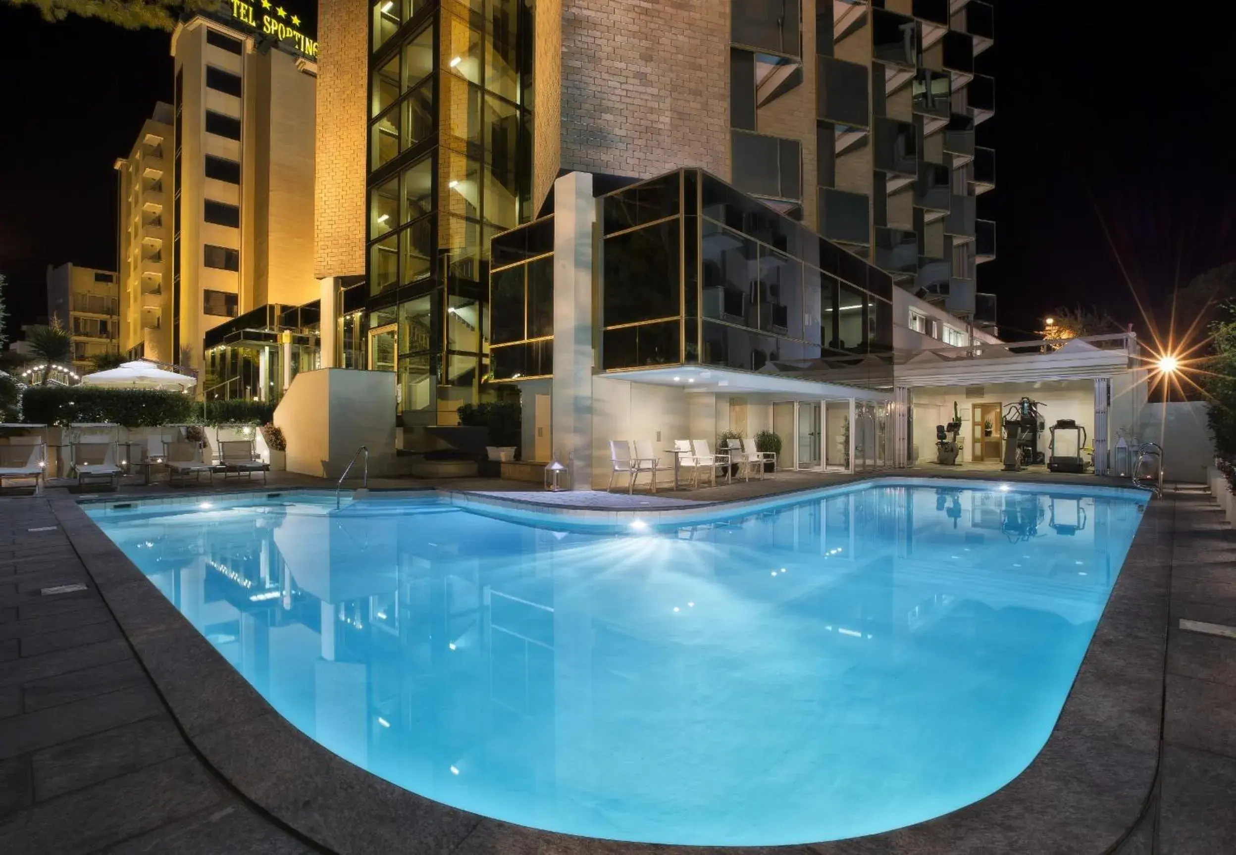 Swimming Pool in Hotel Ambasciatori