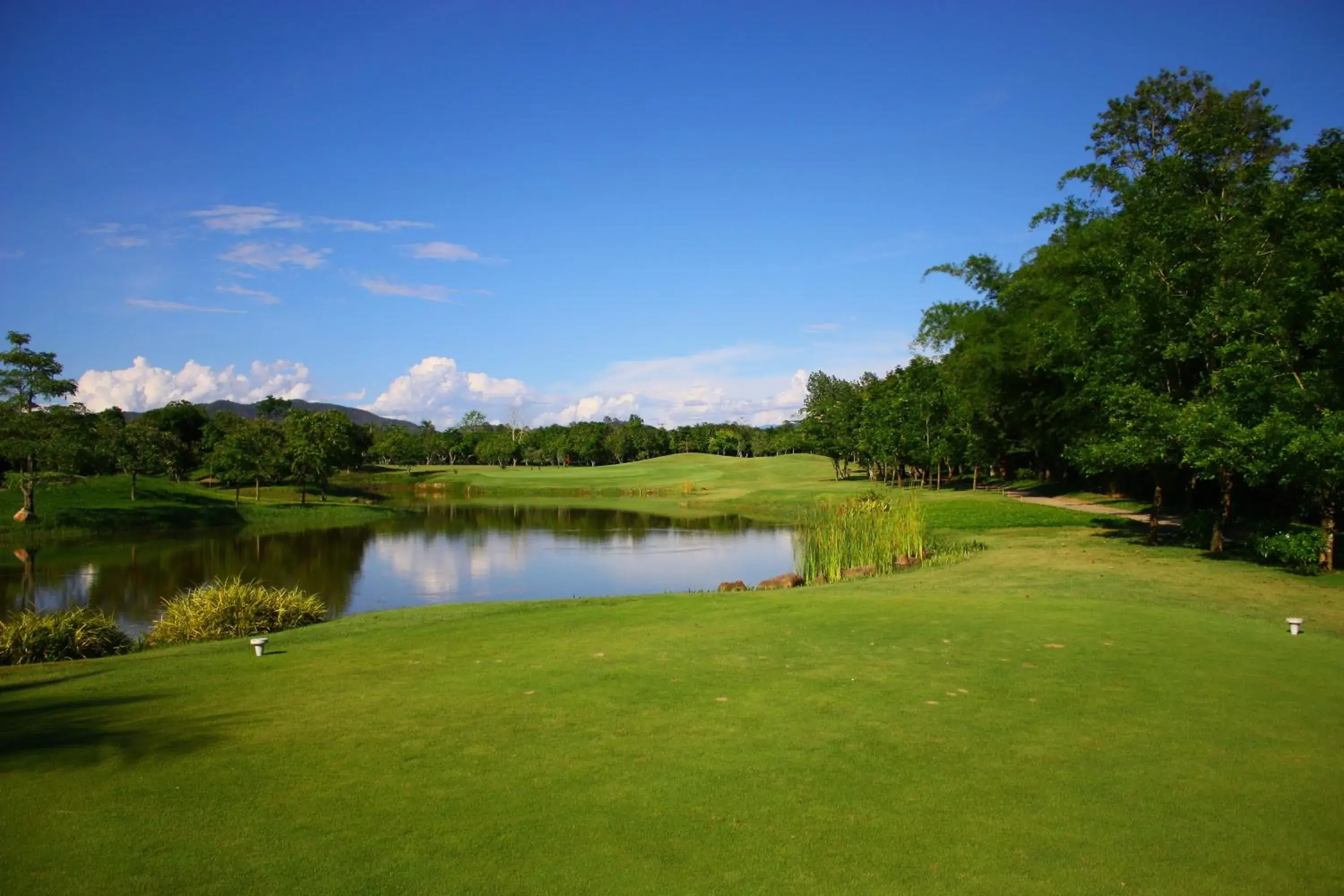 Golf in Mae Jo Golf Resort & Spa