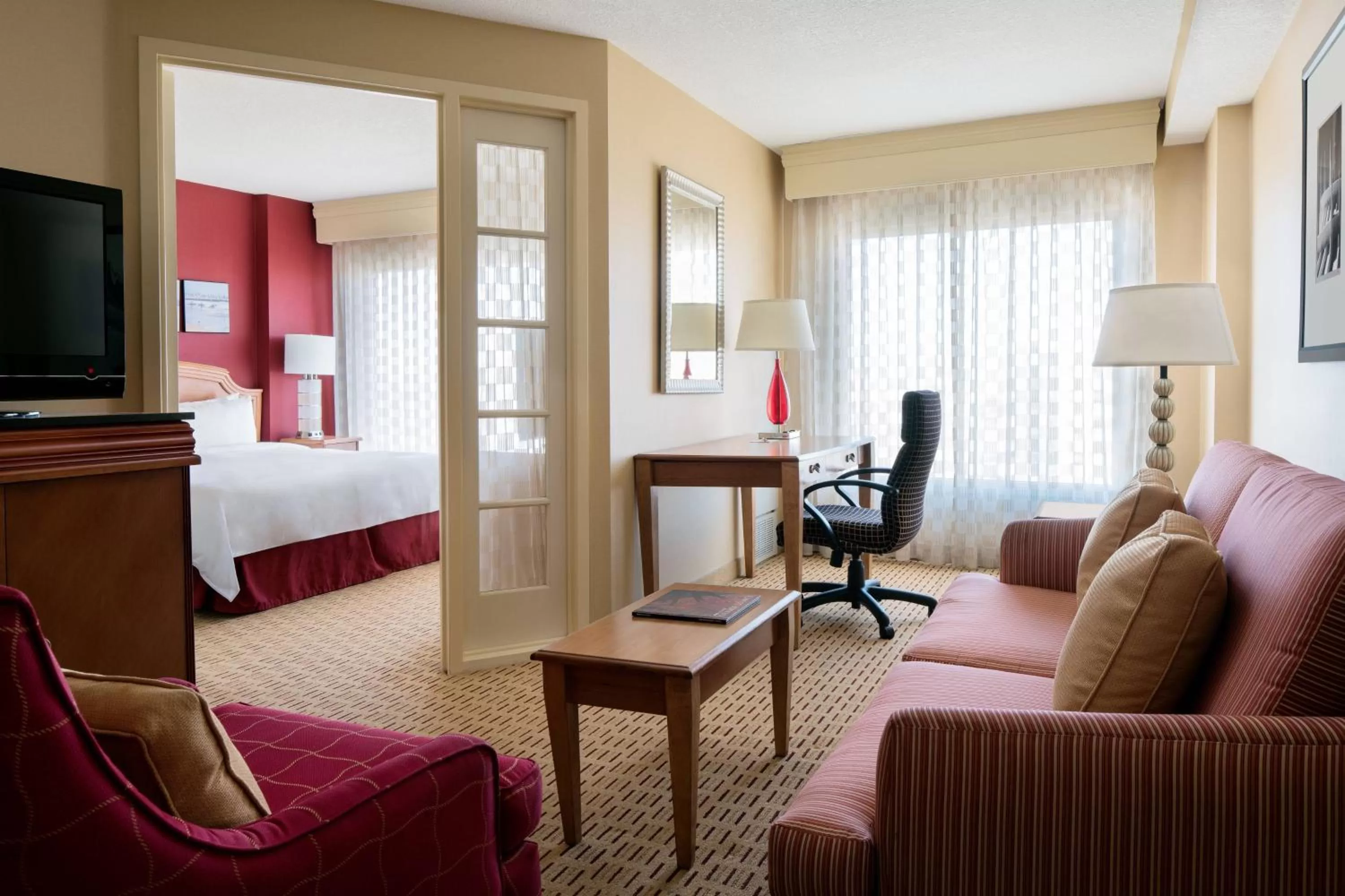 1 Bedroom 2 room Suite, 1 King, Sofa bed - Non-Smoking in Anaheim Marriott Suites