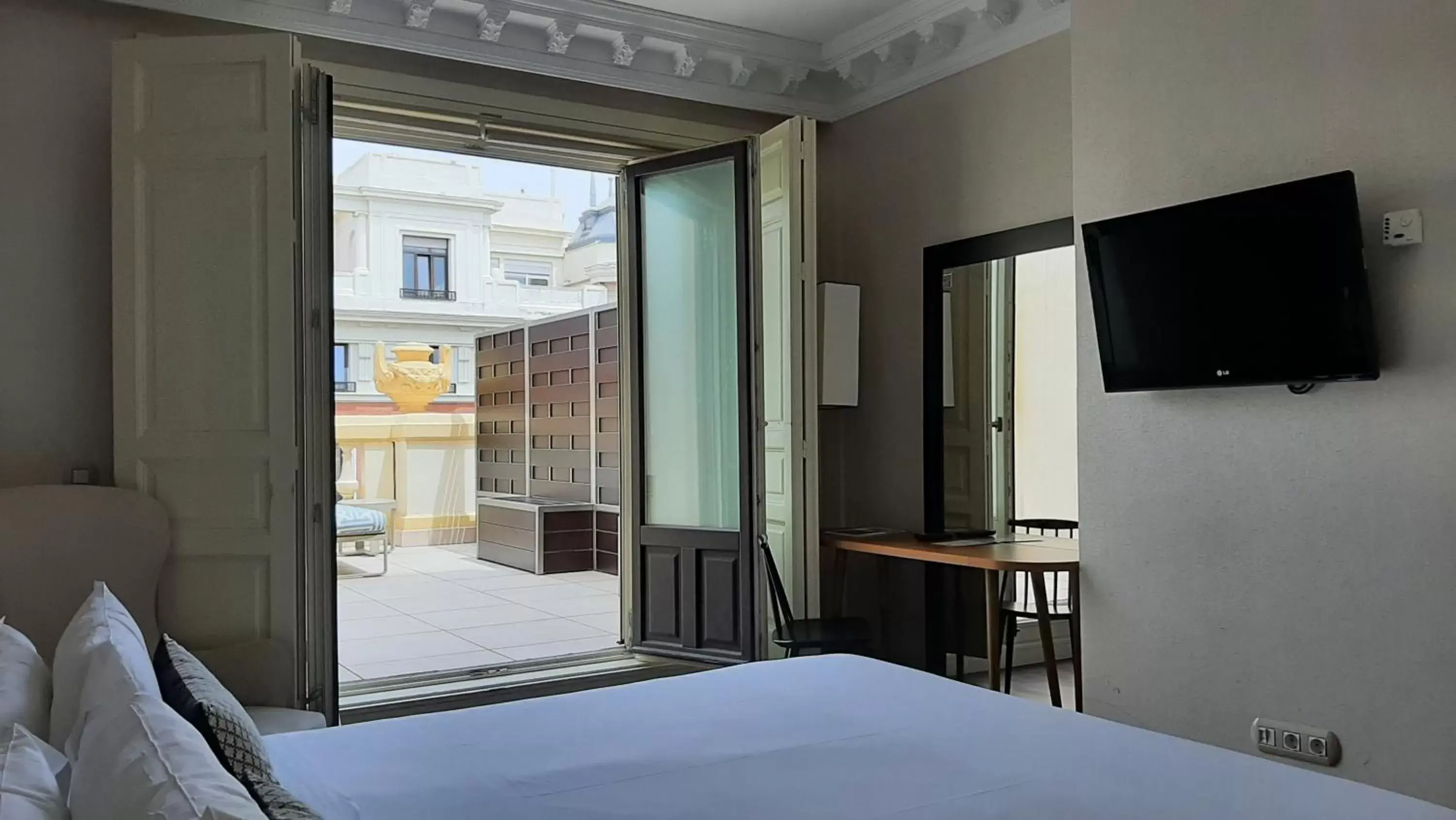 Bed in Hotel Sardinero Madrid