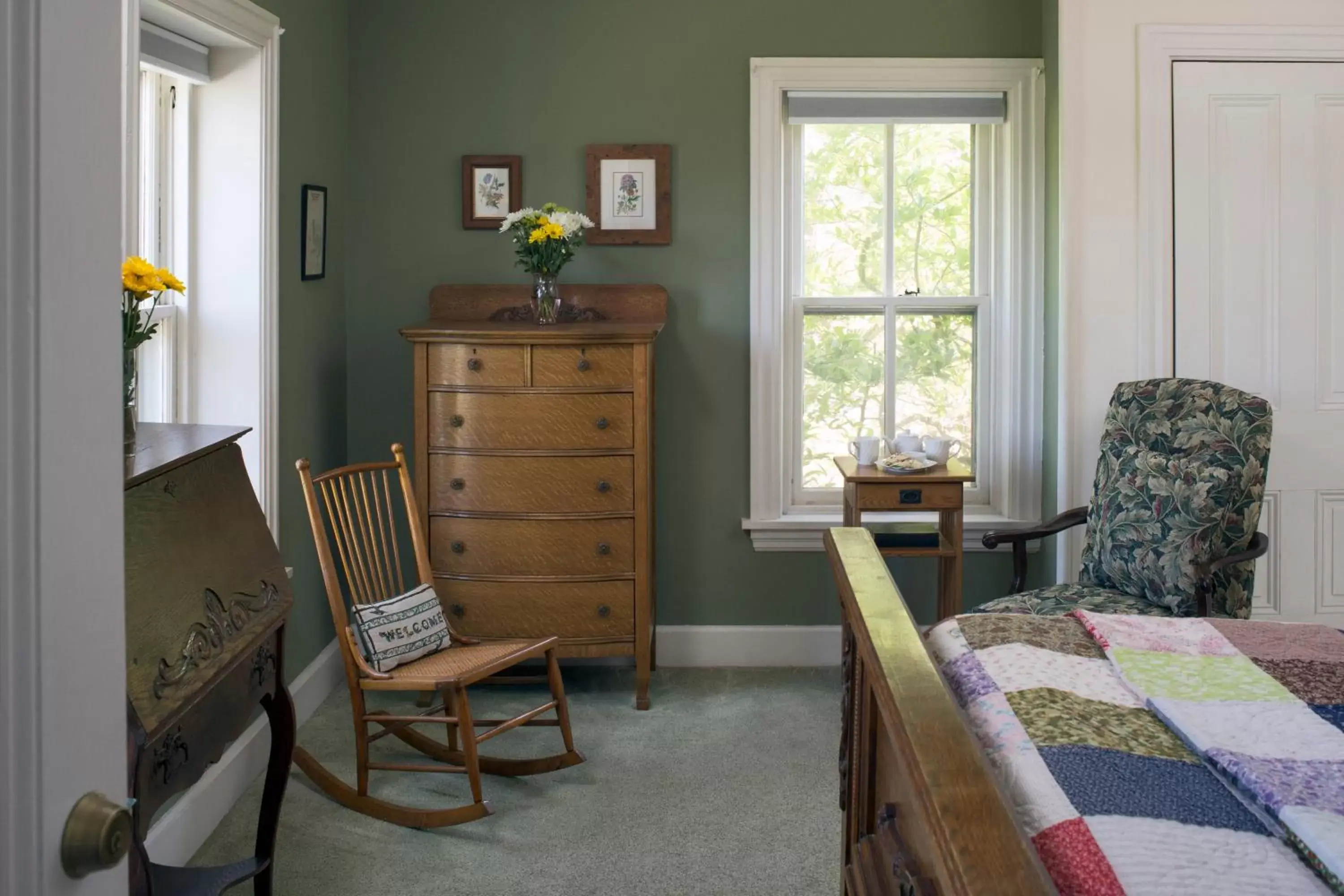 Bedroom, Dining Area in Pheasant Field Bed and Breakfast