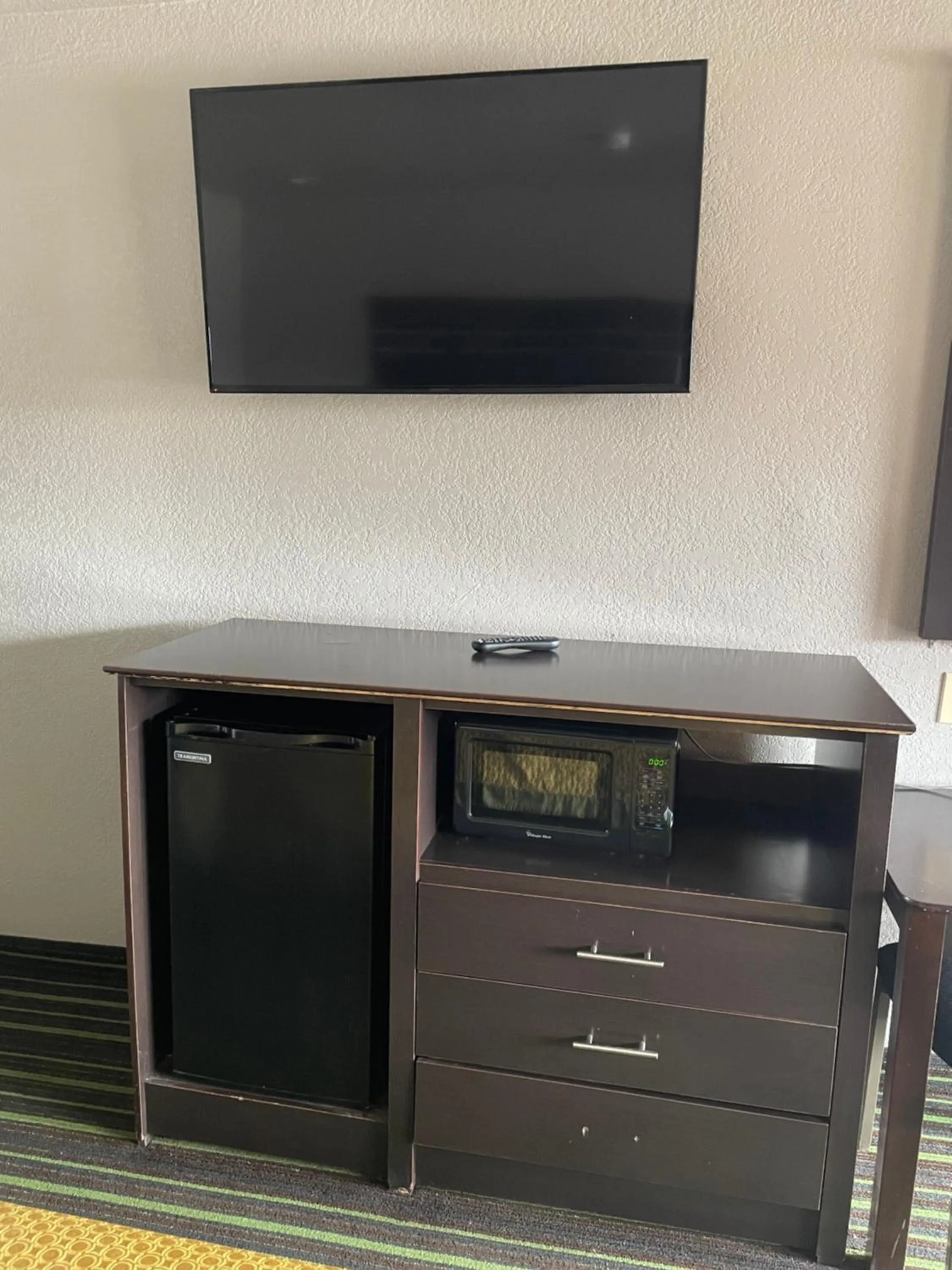 TV and multimedia in REGENCY INN - CHANNELVIEW