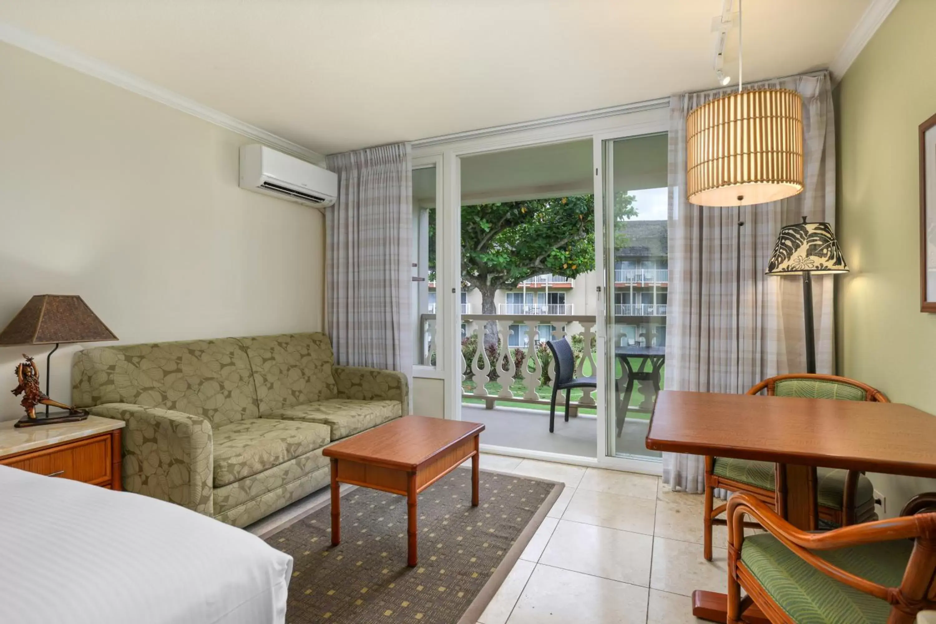 View (from property/room), Seating Area in Aston Islander On The Beach