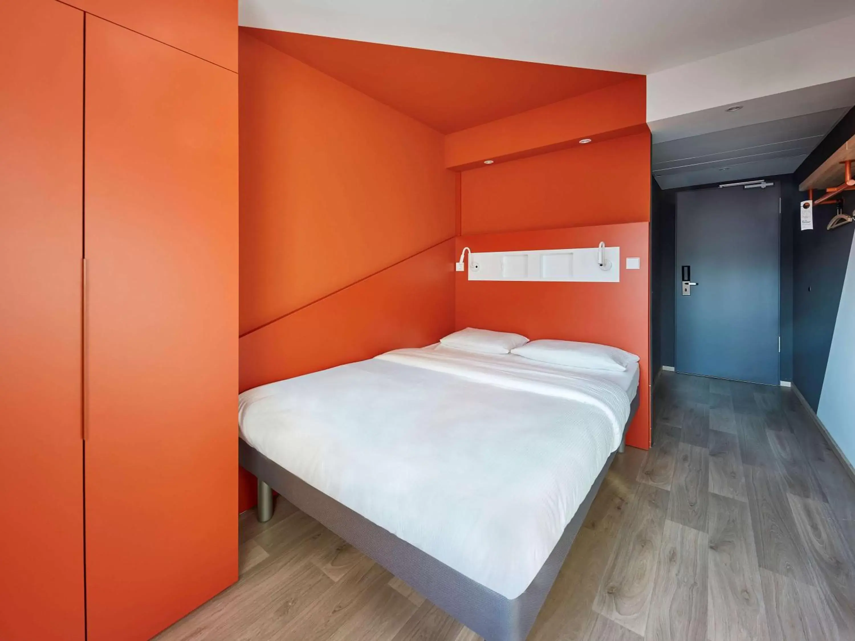Photo of the whole room, Bed in ibis budget Bayreuth Photo of the whole room, Bed in ibis budget Bayreuth