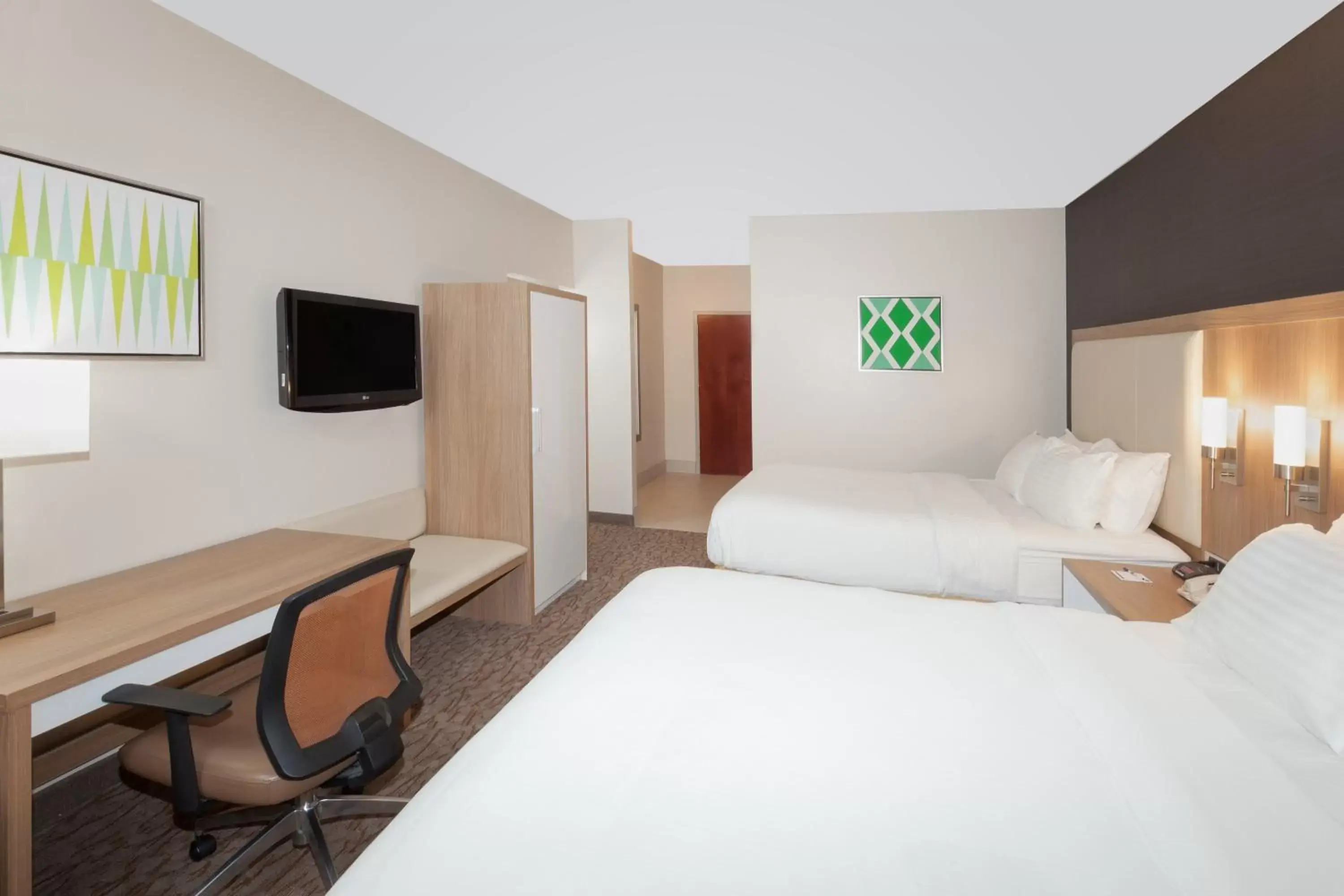 Photo of the whole room, Bed in Holiday Inn Express Hotel & Suites Brookville, an IHG Hotel