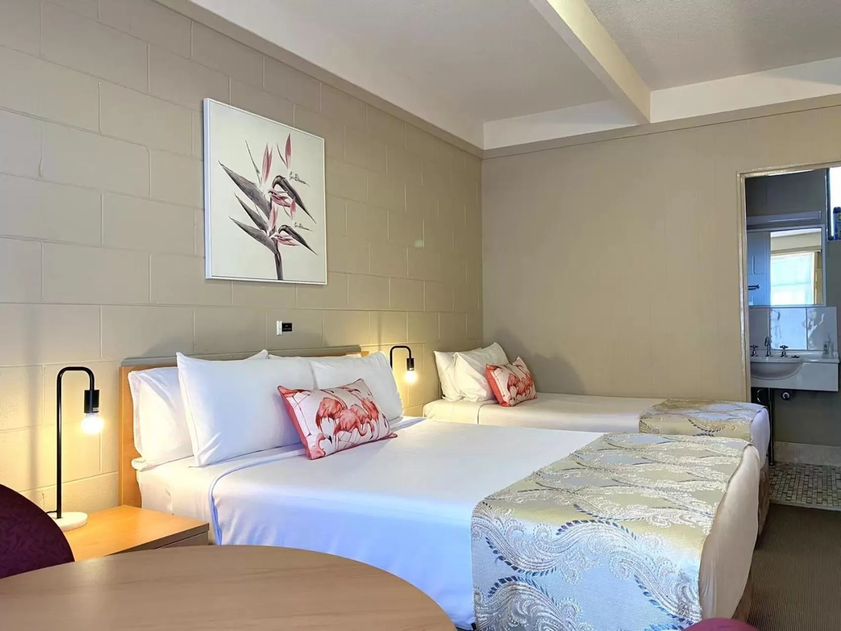 Bed in Apollo Motel Parkes