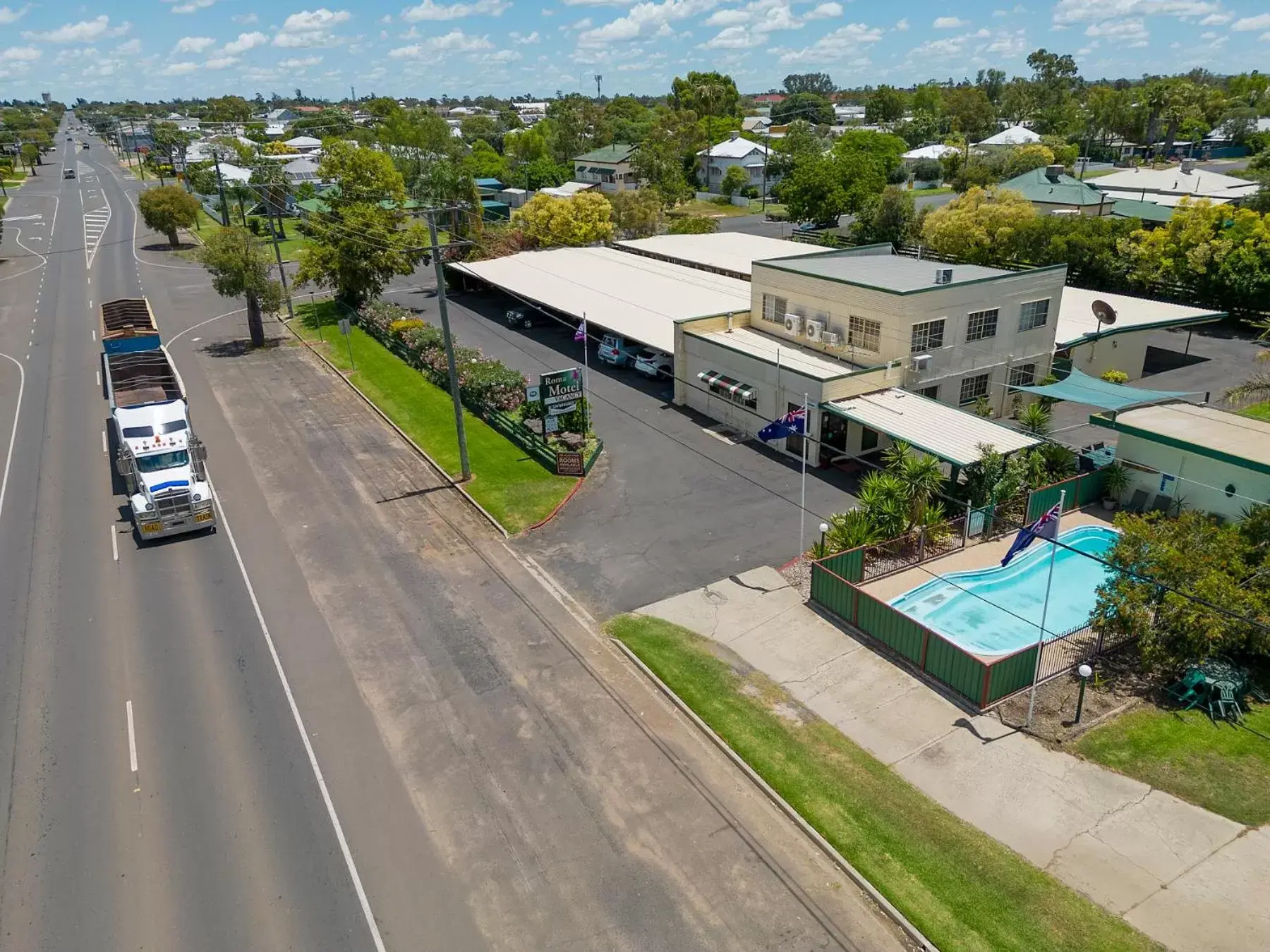 Bird's eye view, Bird's-eye View in Roma Motel