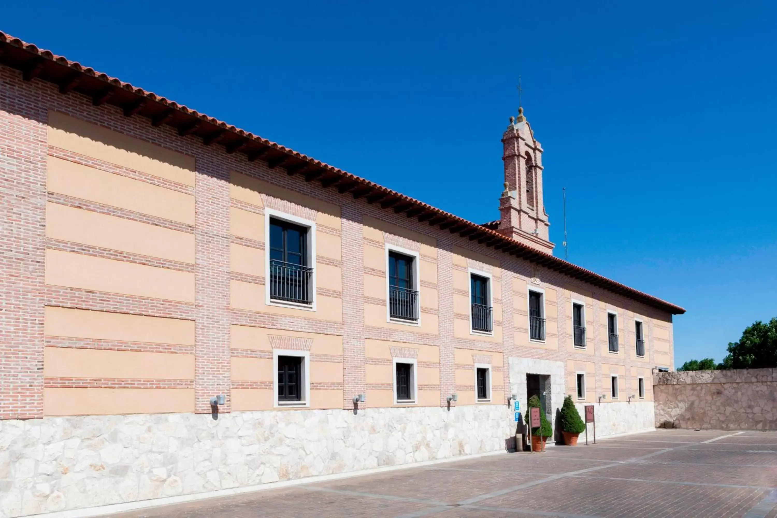 Property Building in AC Hotel Palacio de Santa Ana by Marriott