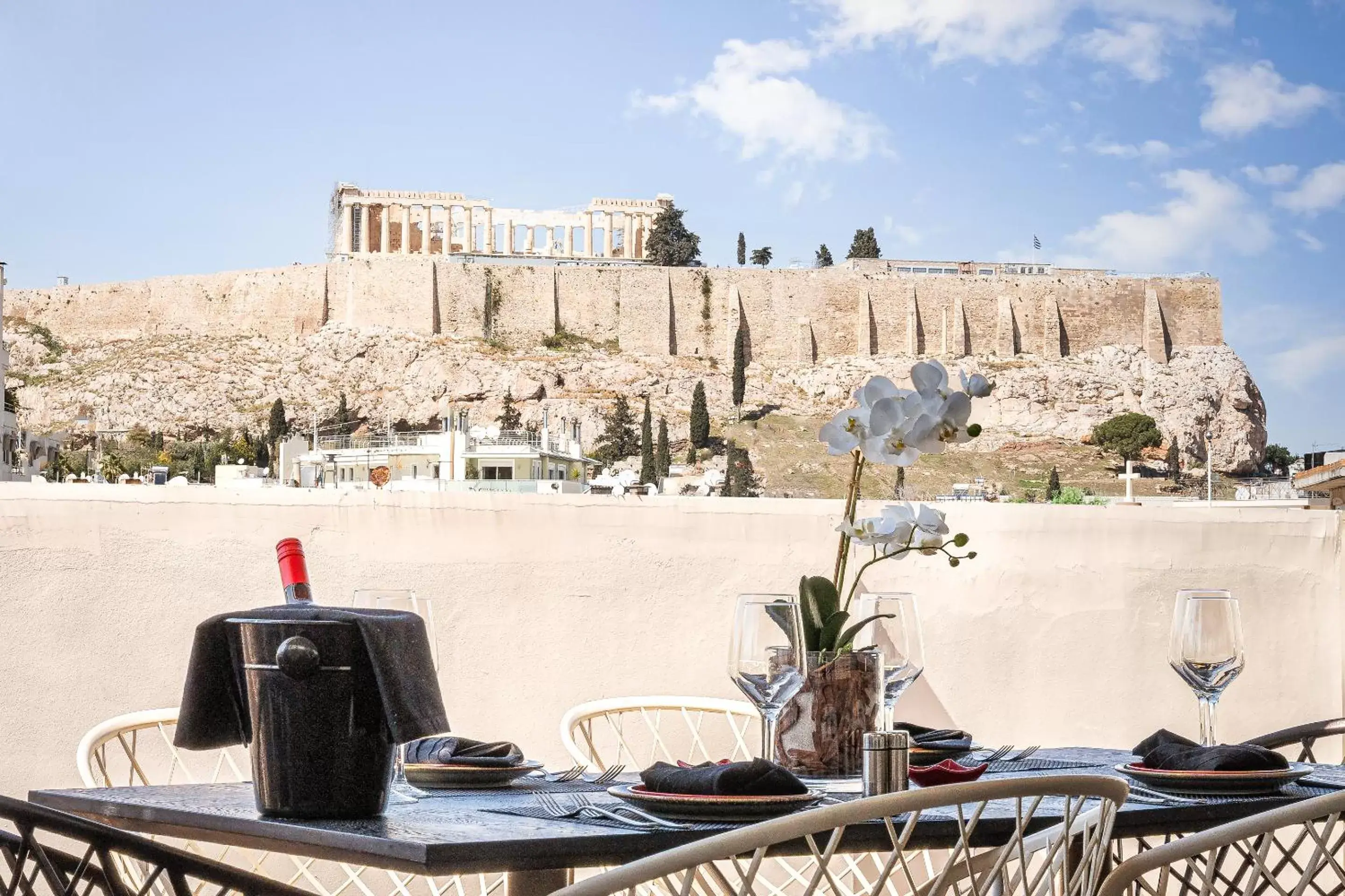 Restaurant/places to eat in Acropolis Select