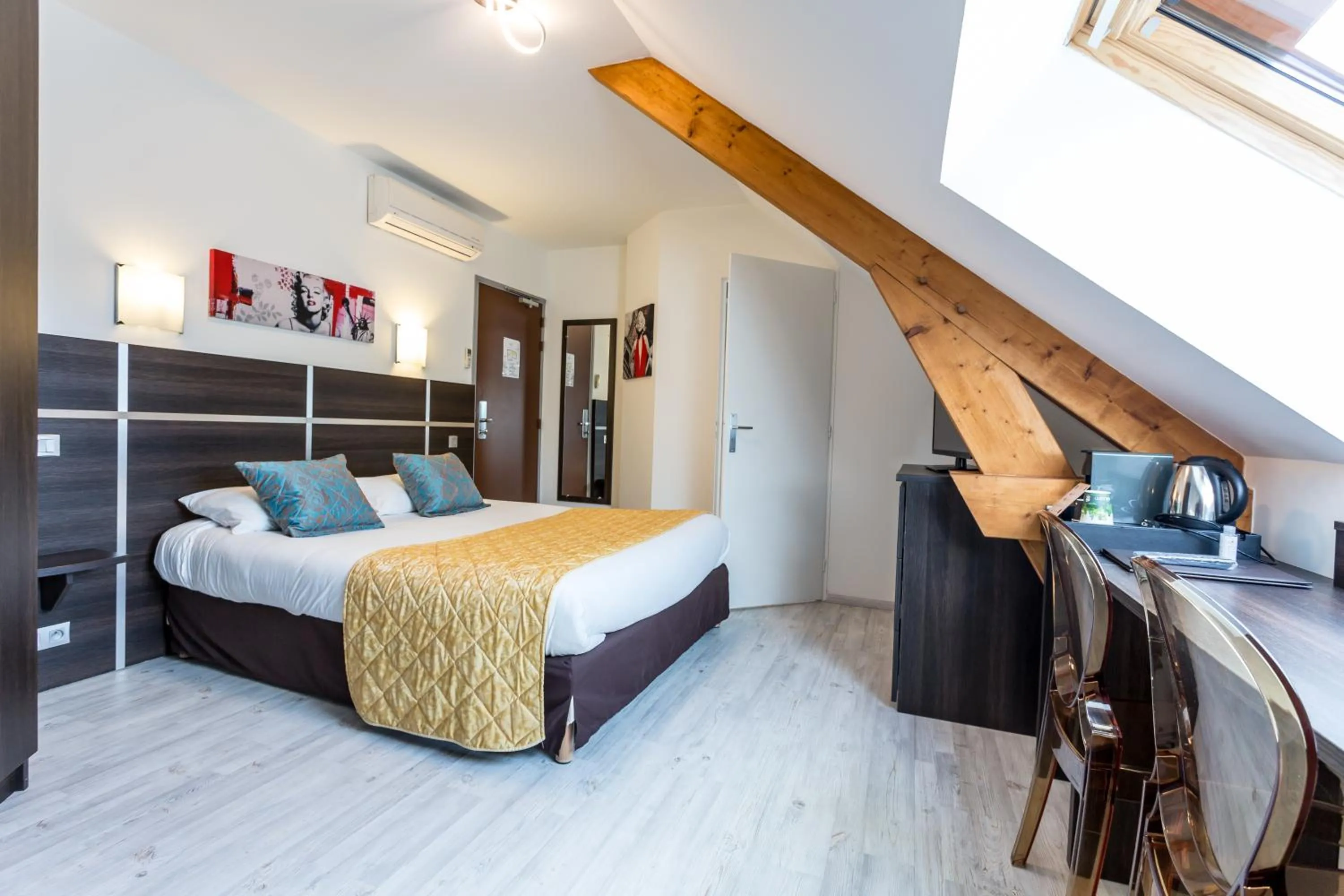 Bed in Hotel Le Centre