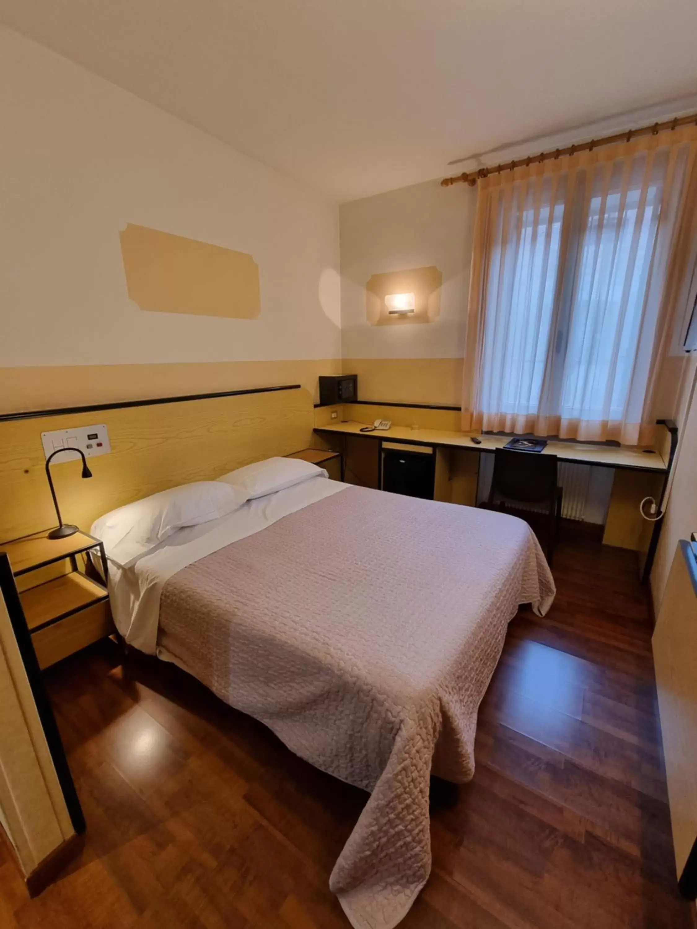Bedroom, Bed in CityHotel Cristina Vicenza