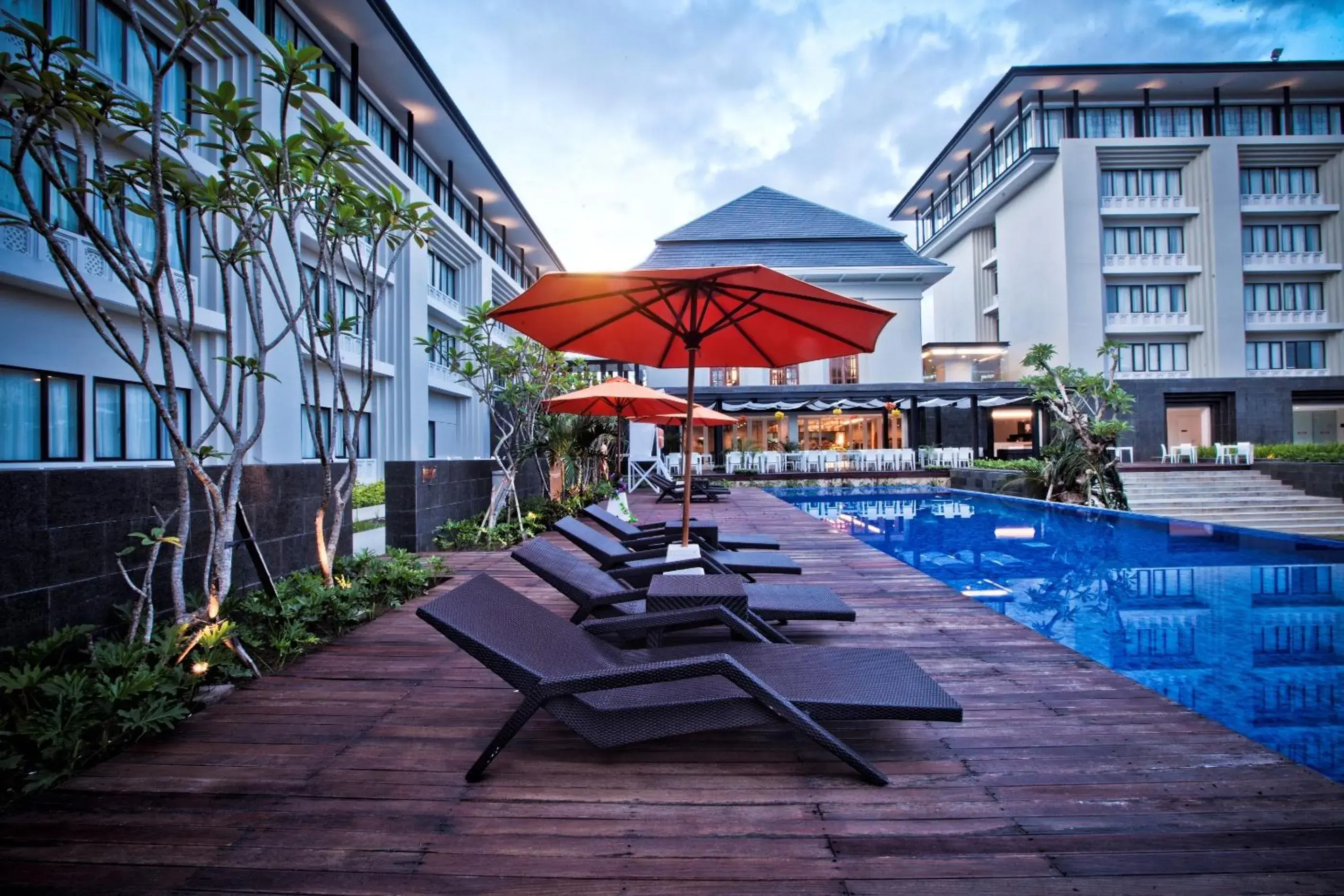 Swimming pool, Patio/Outdoor Area in Harris Hotel & Conventions Malang
