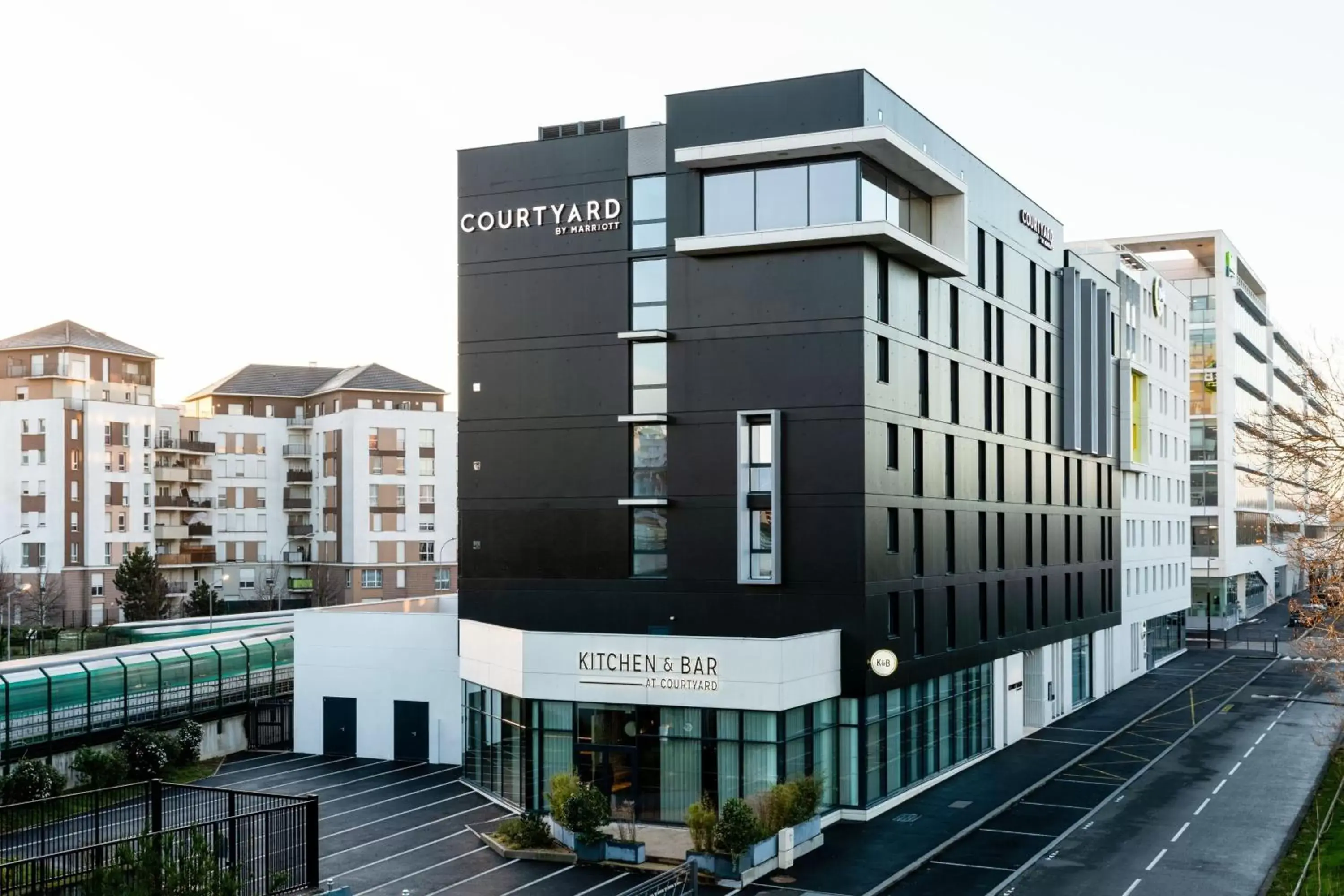 Property Building in Courtyard by Marriott Paris Creteil