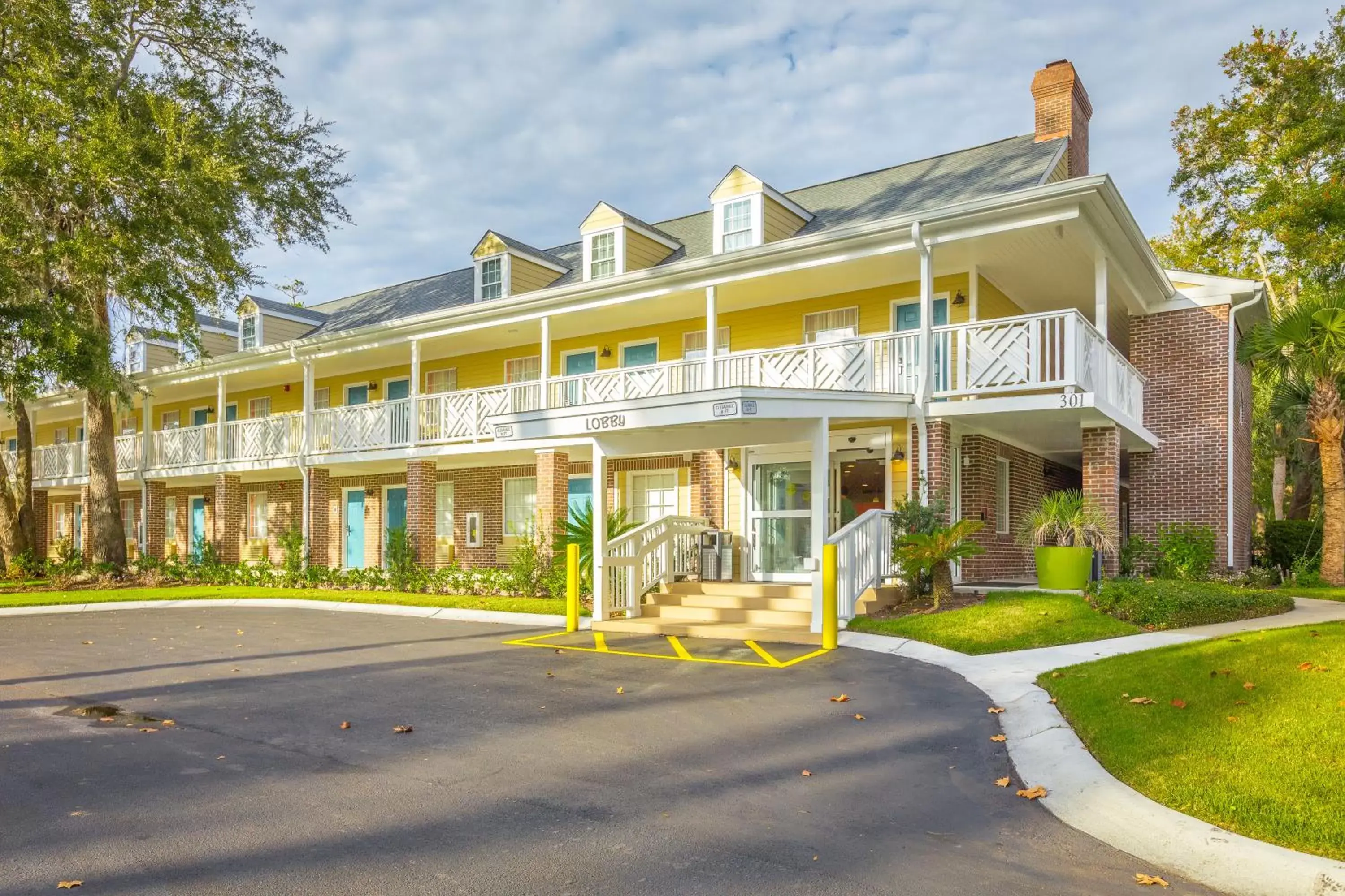 Property Building in Best Western Plus St. Simons