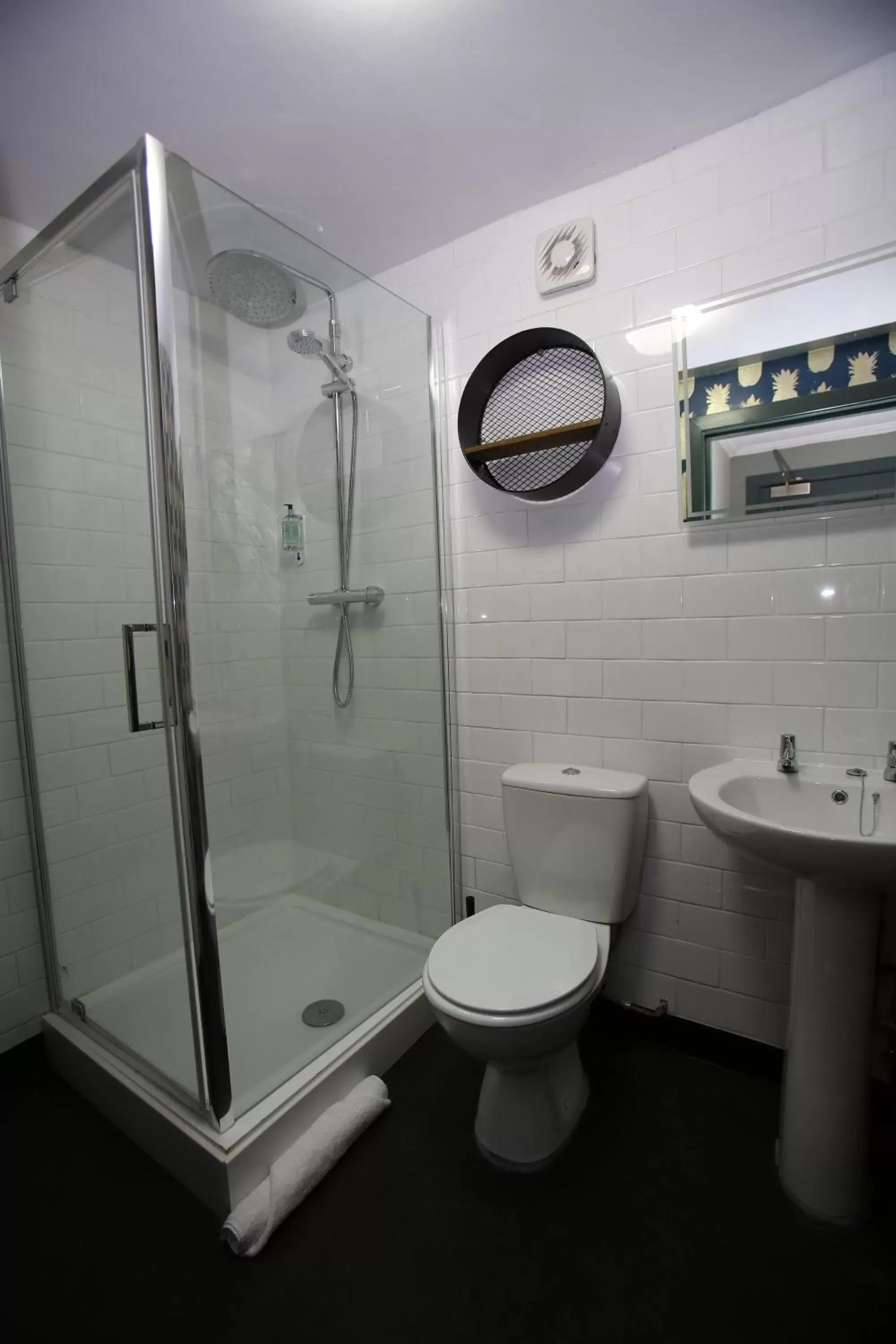 Bathroom in Kings Arms Hotel