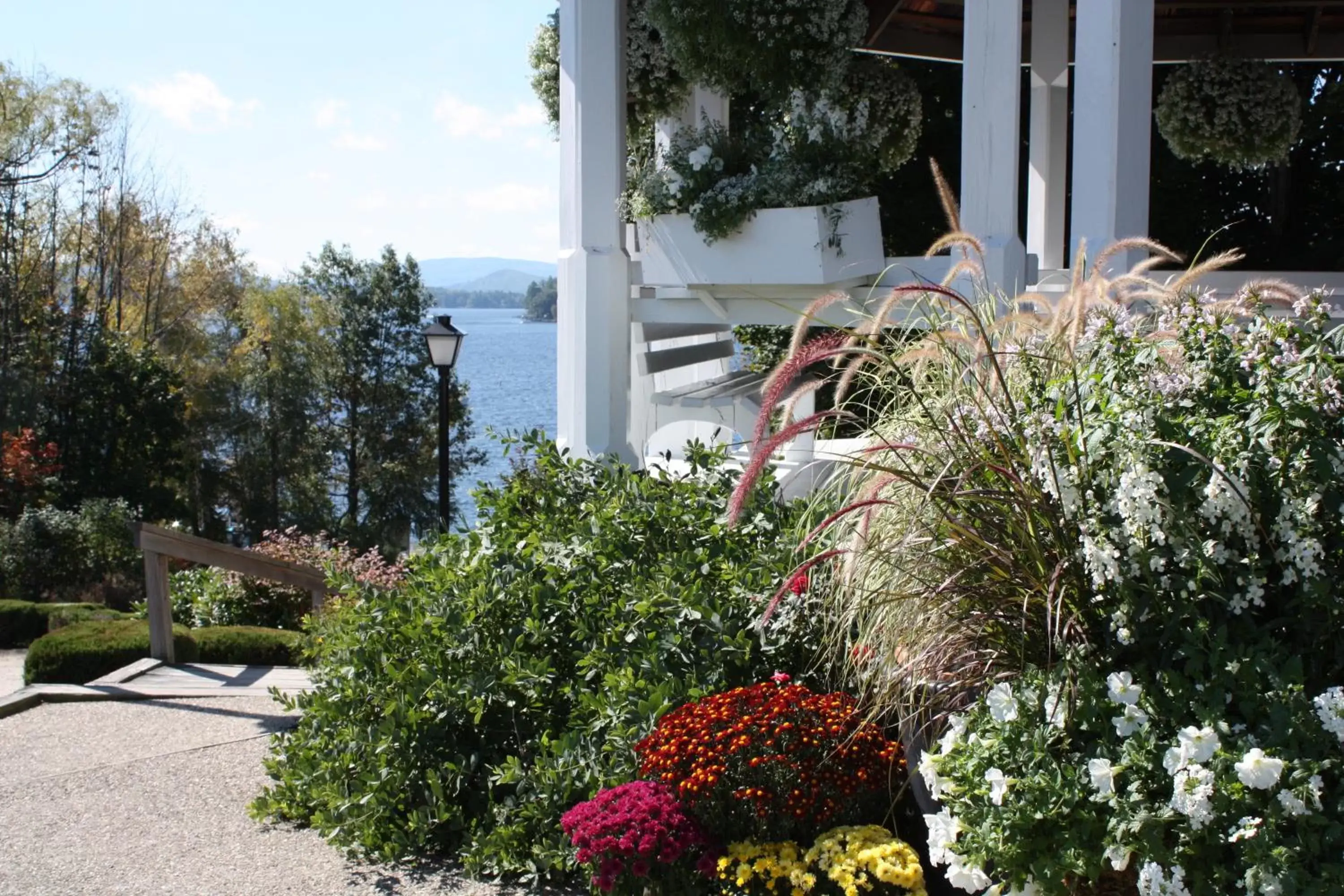 Day, Property Building in Wolfeboro Inn