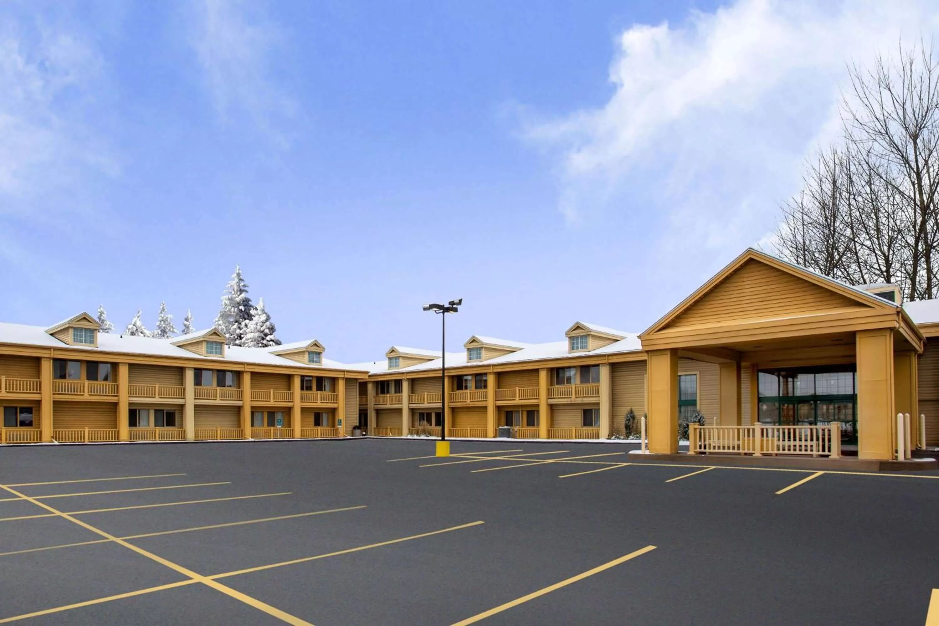 Property building in La Quinta Inn by Wyndham Oshkosh