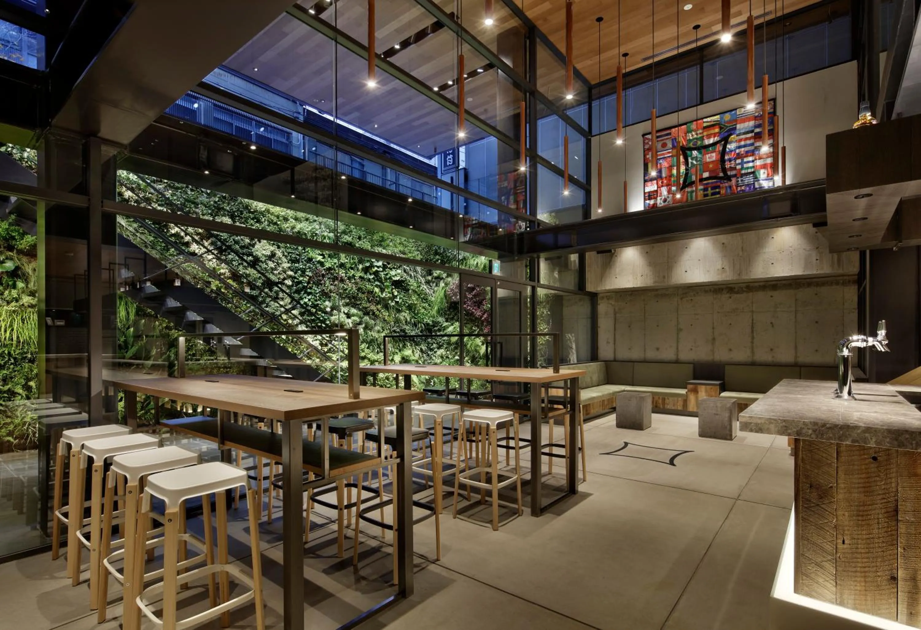 Communal lounge/ TV room in Piece Hostel Sanjo