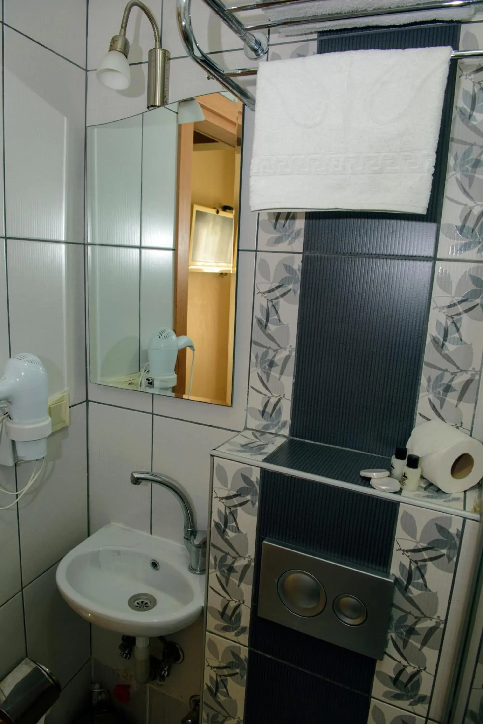 Toilet, Bathroom in Tayahatun Hotel