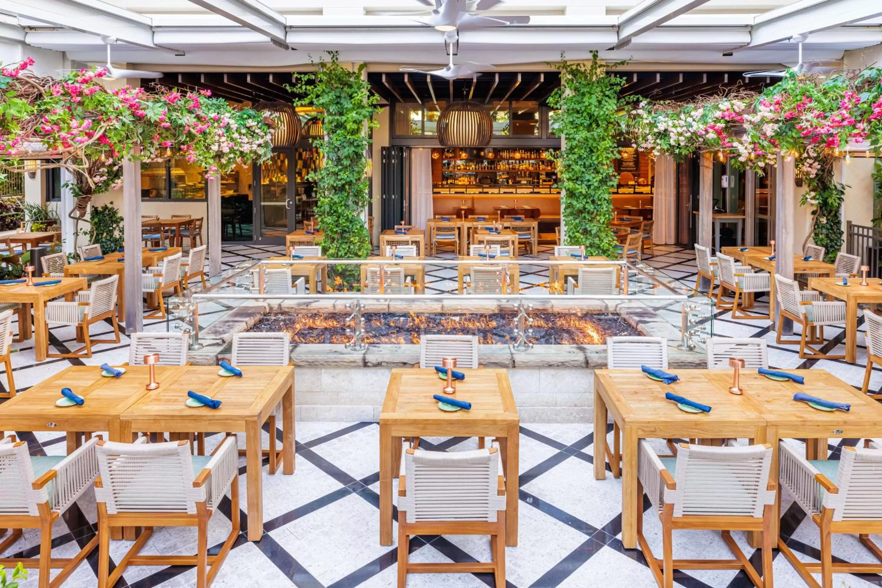 Restaurant/places to eat in Hilton West Palm Beach