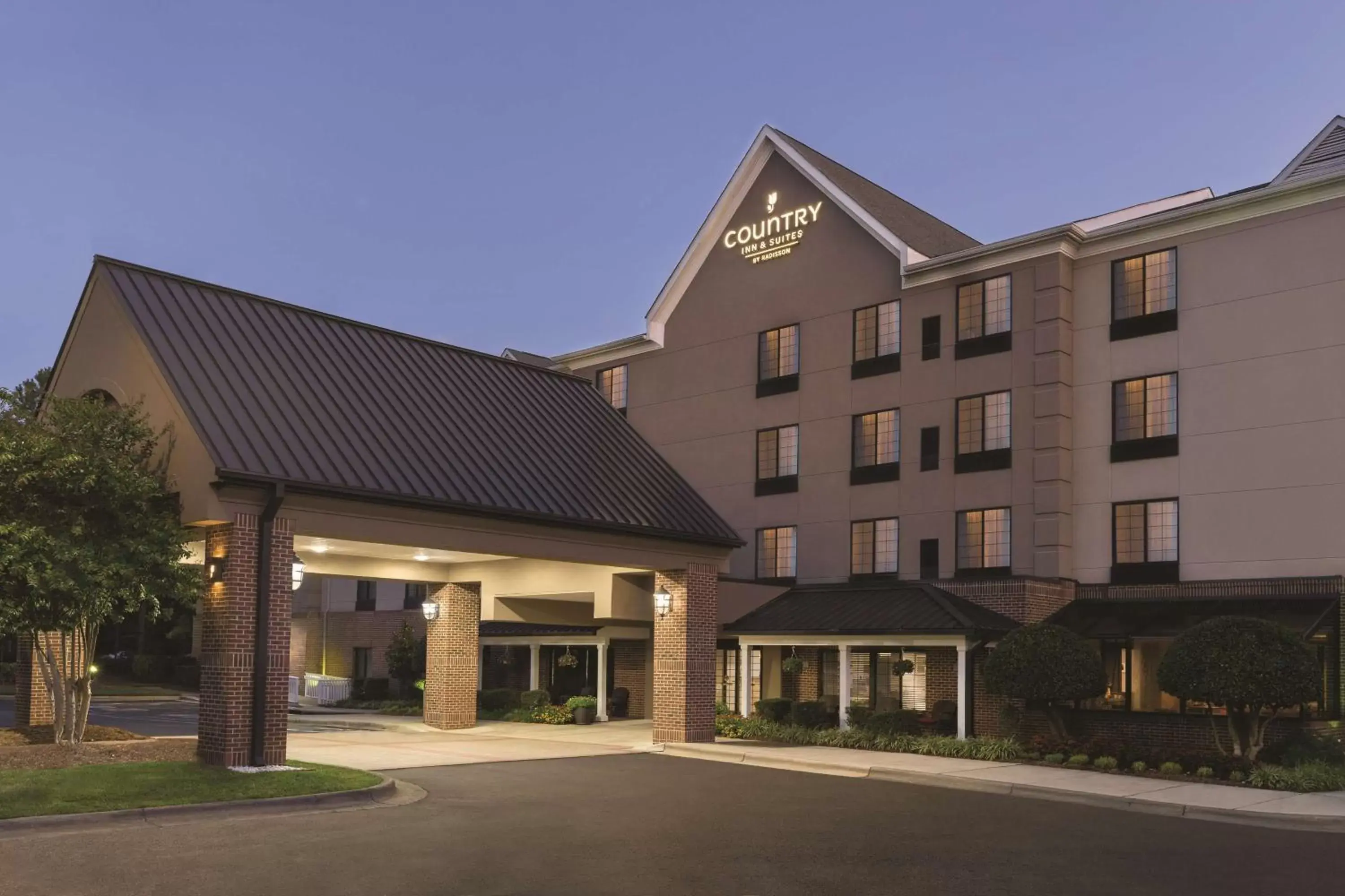 Property Building in Country Inn & Suites by Radisson, Raleigh-Durham Airport, NC