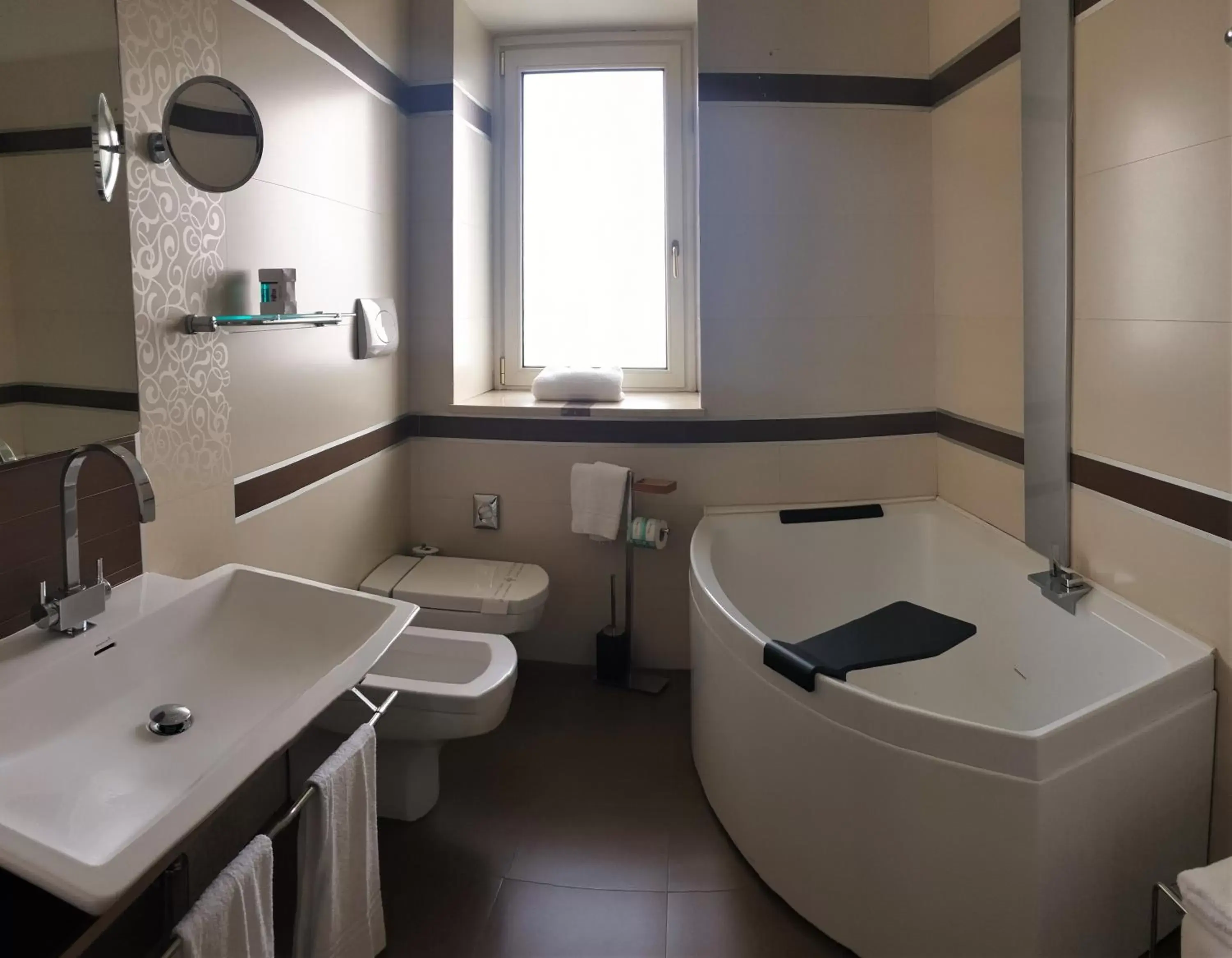 Bathroom in Hotel Cenacolo